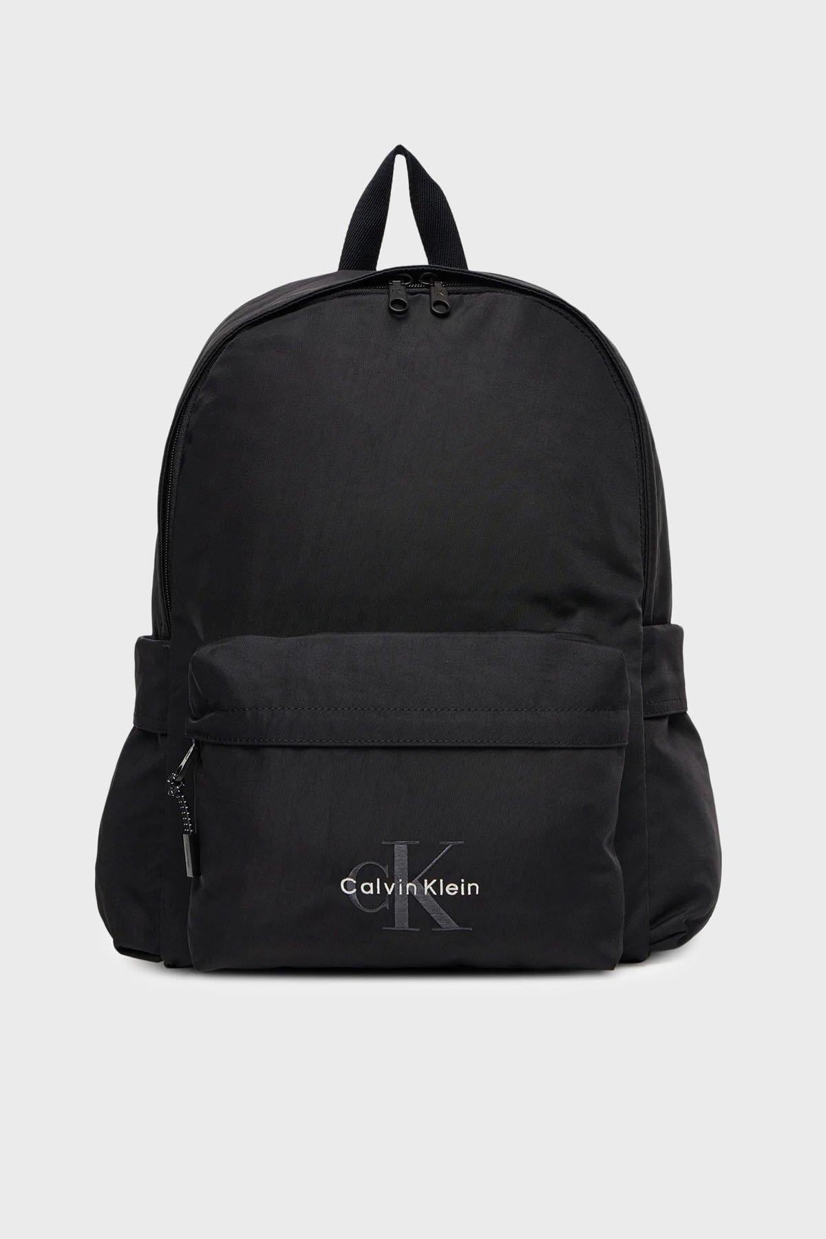 Calvin Klein Calvin Klein Erkek Ayarlanabilir Askılı Fermuarlı Ön Cepli Logolu Siyah Sırt Çantası LV04D3114G-UB1