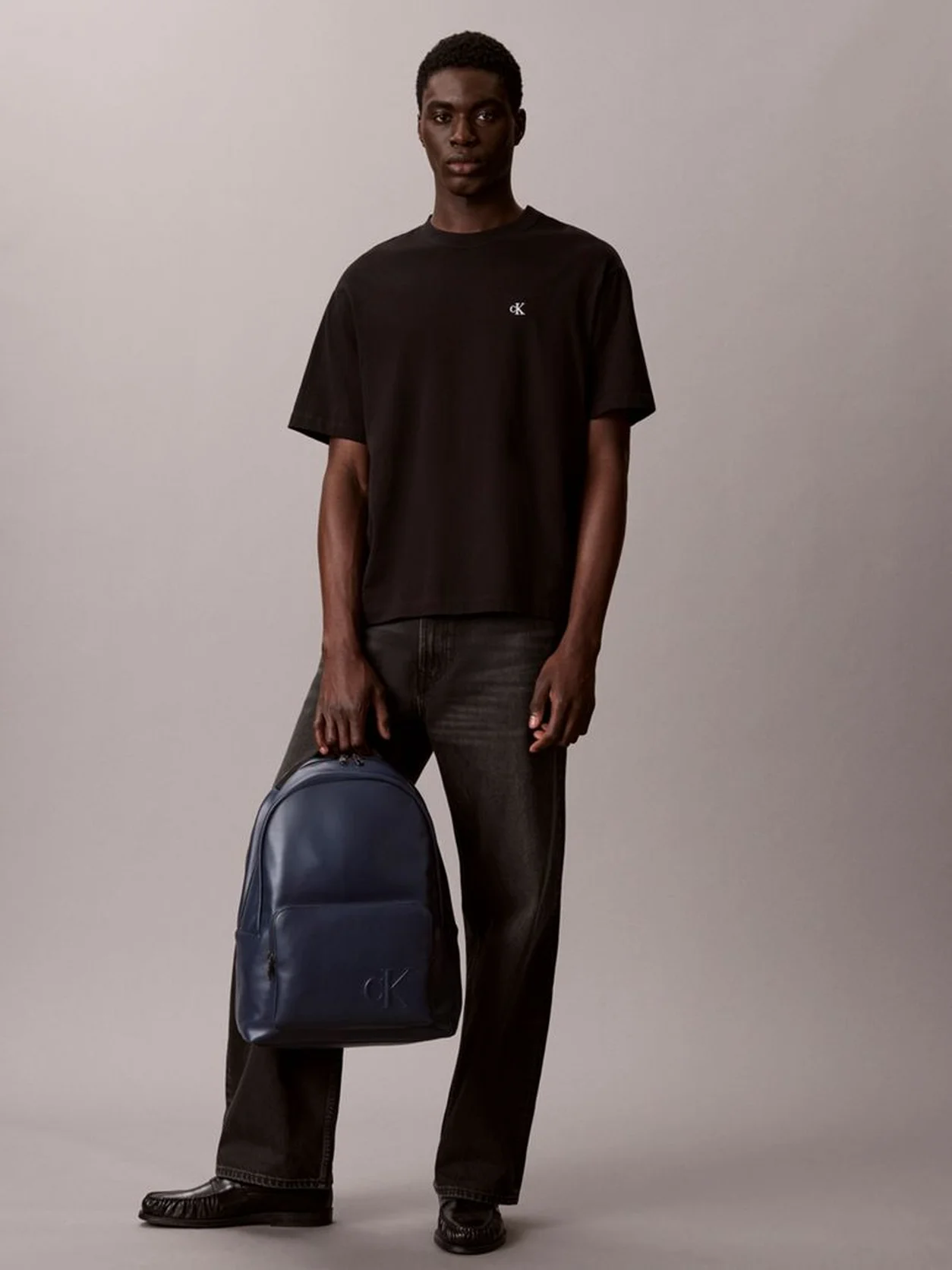 Calvin Klein Calvin Klein Erkek Ayarlanabilir Askılı Fermuarlı Ön Cepli Mavi Sırt Çantası LV04D3246G-CCI