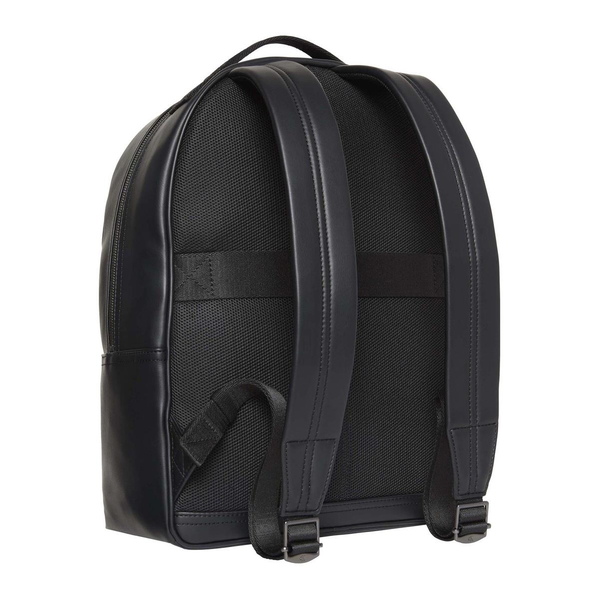 Calvin Klein Calvin Klein Erkek Ayarlanabilir Askılı Fermuarlı Ön Cepli Siyah Sırt Çantası LV04D3246G-UB1