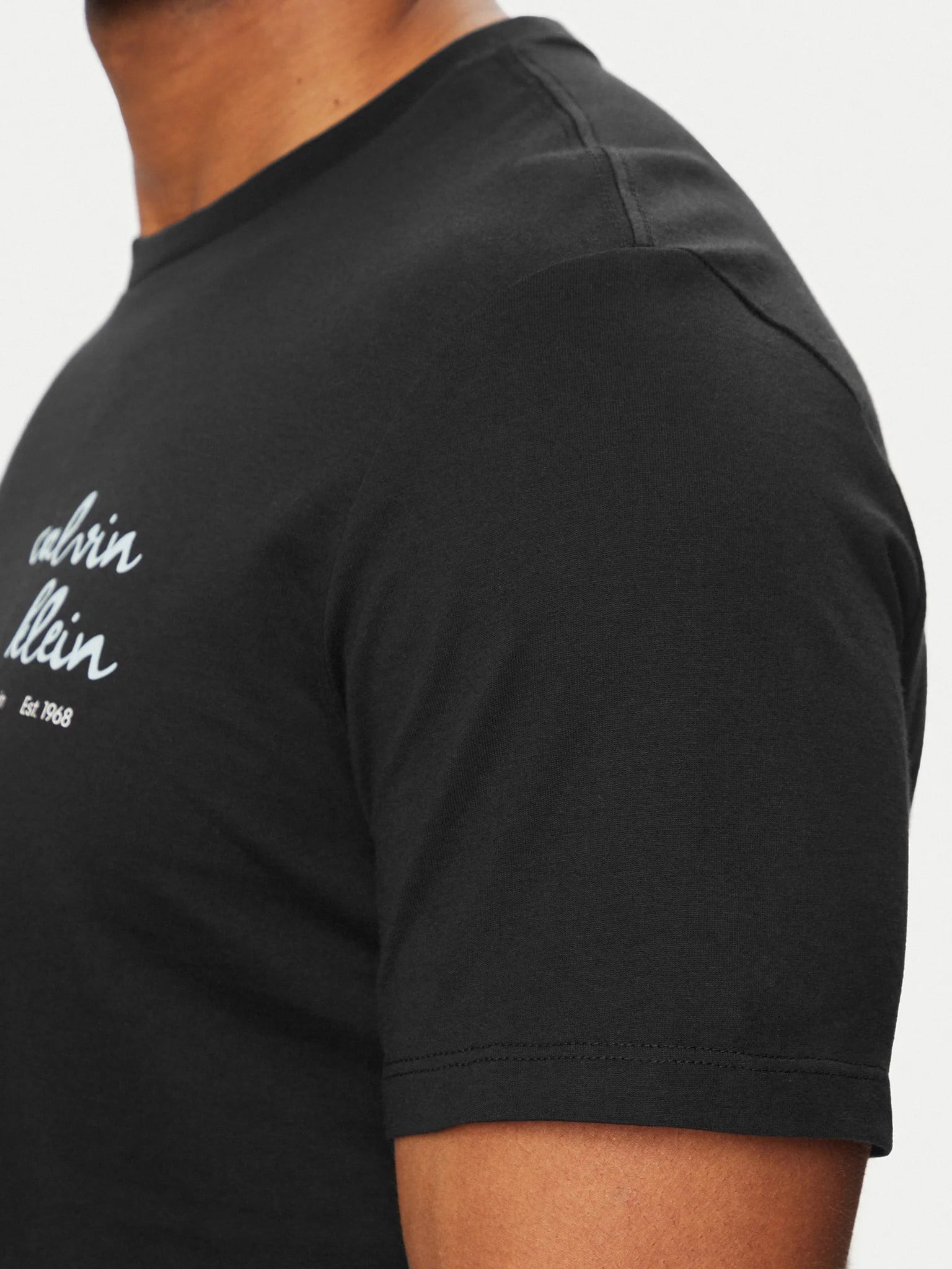 Calvin Klein Calvin Klein Erkek Baskılı Bisiklet Yaka Slim Fit Kısa Kol Siyah T-Shirt LV04RG837G-UB1