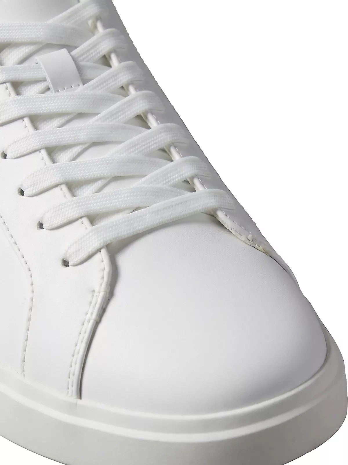 Calvin Klein Calvin Klein Erkek CK Logo Kabartmalı Düşük Bilekli Deri Beyaz-Siyah Sneaker HM0HM02123-01W