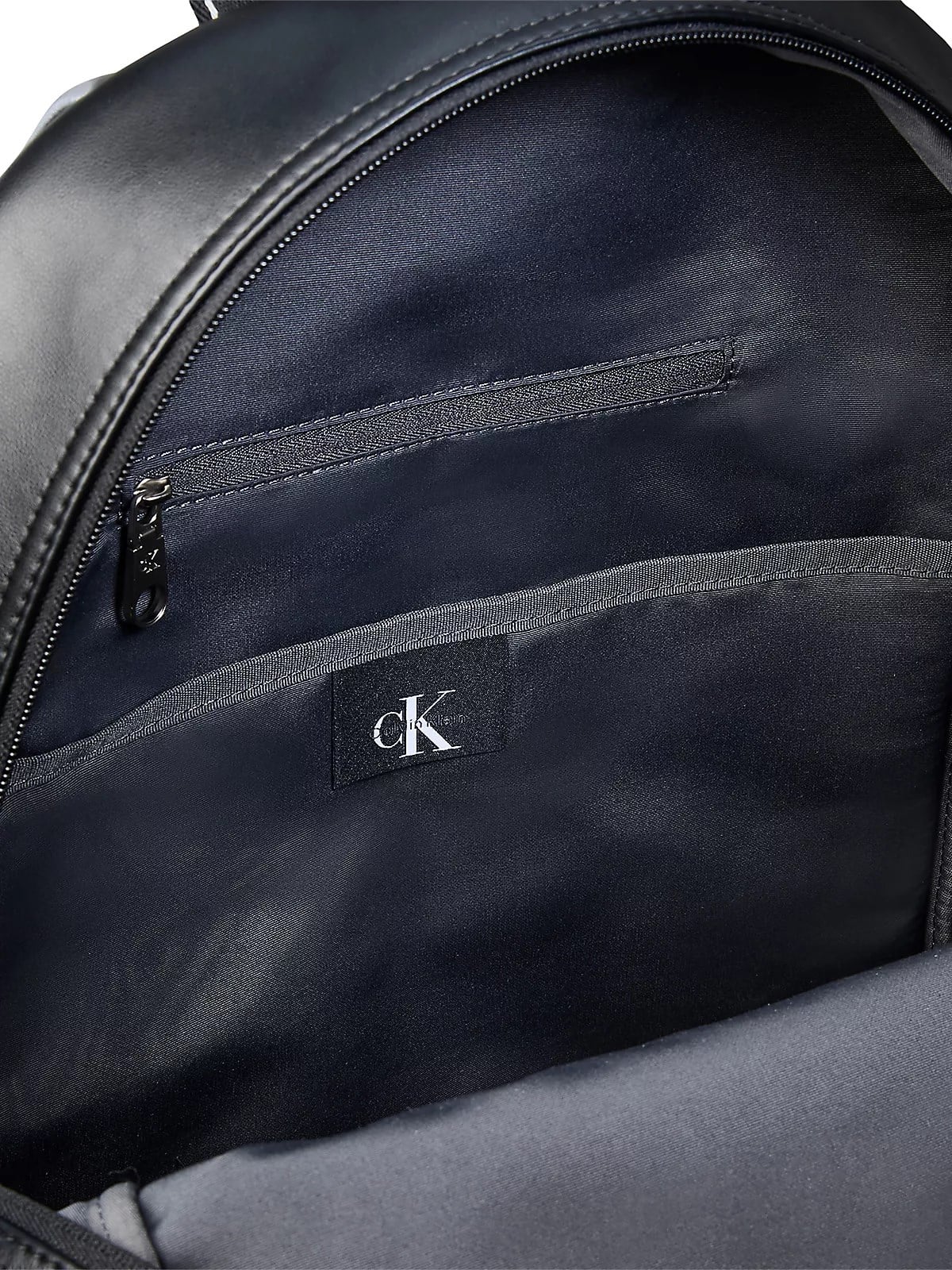Calvin Klein Calvin Klein Erkek Deri Ön Bölme Bölümlü Ayarlanabilir Sırt Askı Siyah Sırt Çantası LV04D3417G-UB1