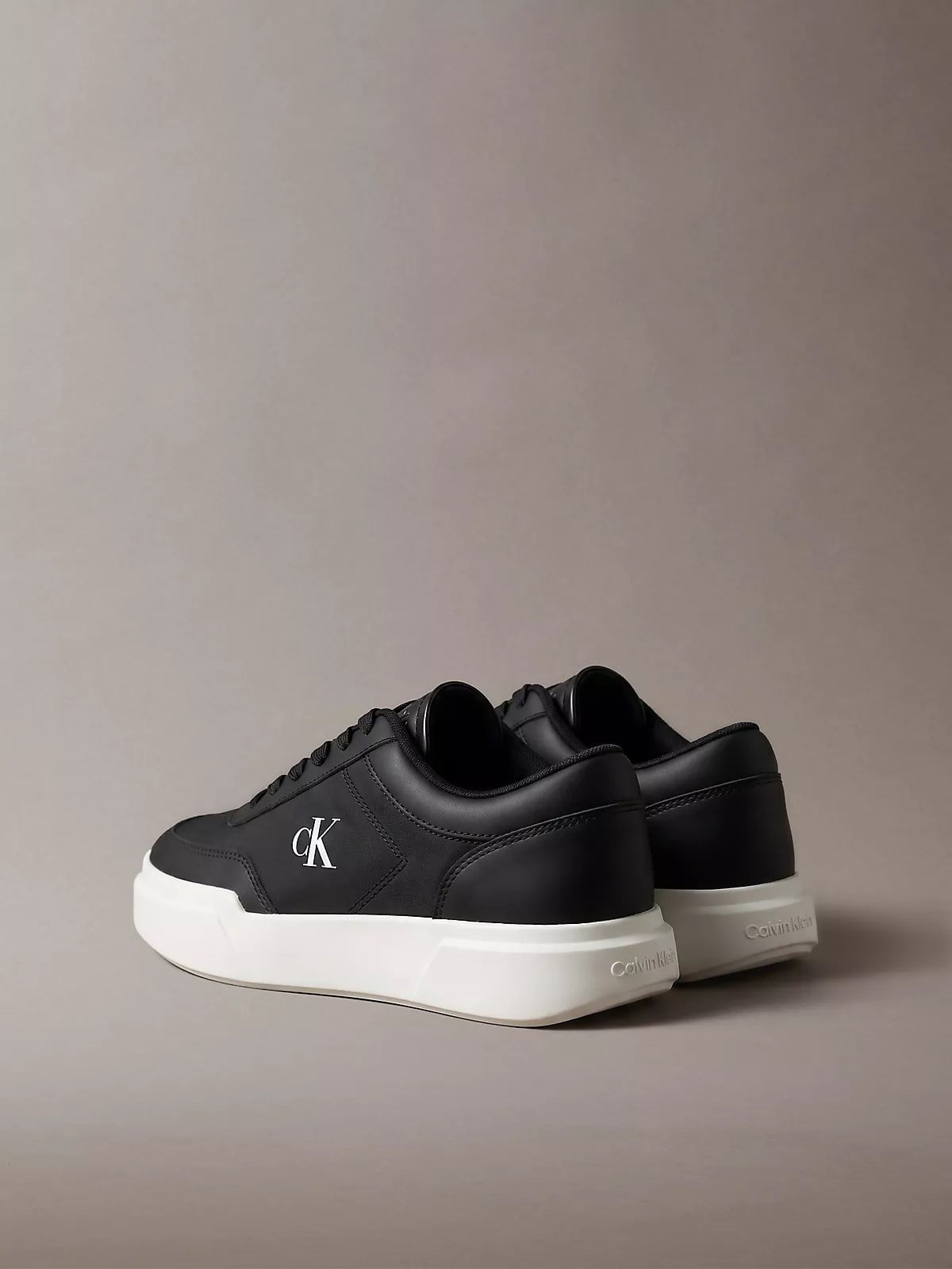 Calvin Klein Calvin Klein Erkek Düşük Bilekli CK Logo İmzalı Deri Siyah Sneaker HM0HM02326-BEH