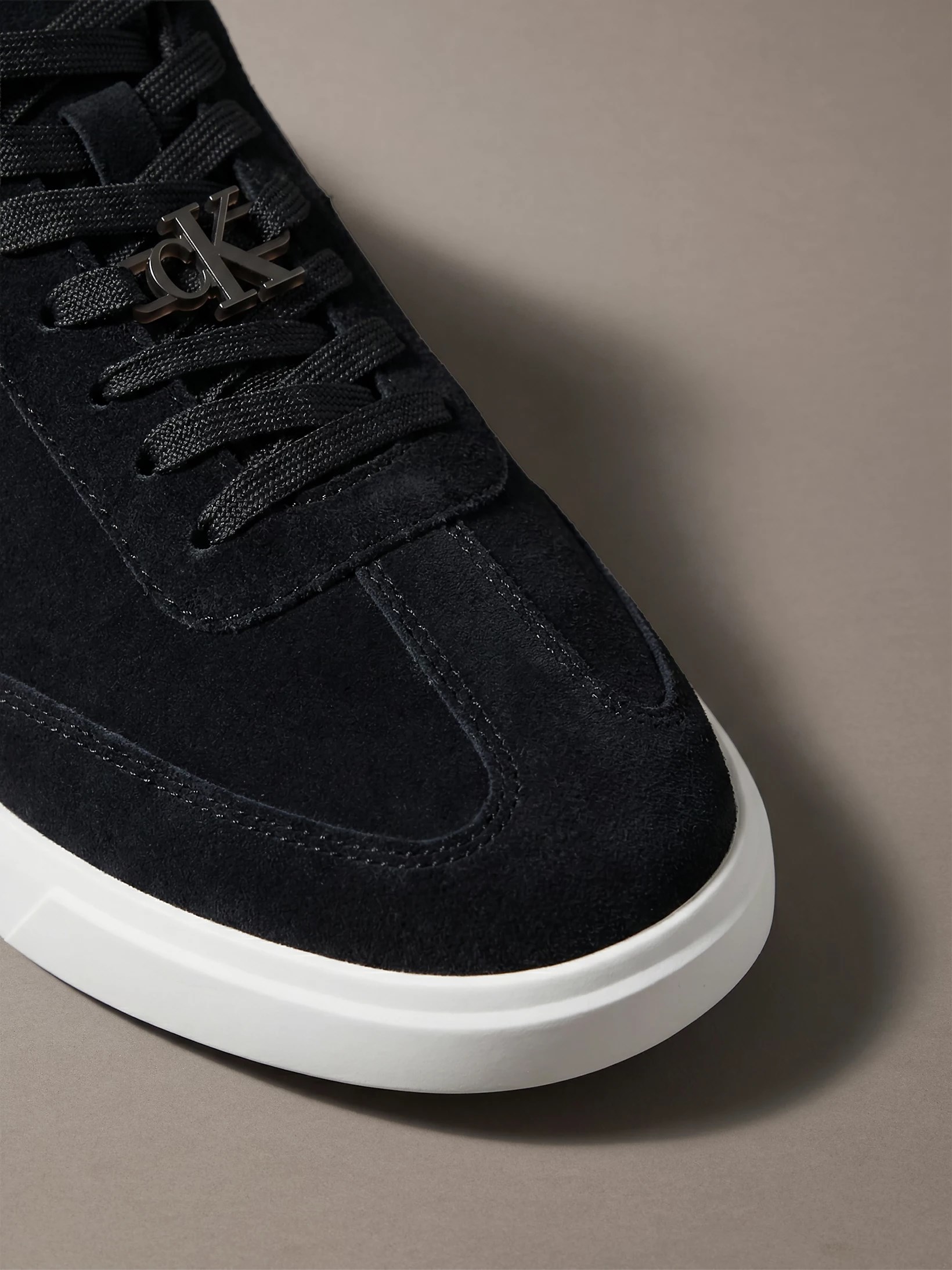 Calvin Klein Calvin Klein Erkek Düşük Bilekli Rahat Taban Ck Logolu Süet Siyah Sneaker HM0HM02201-BEH