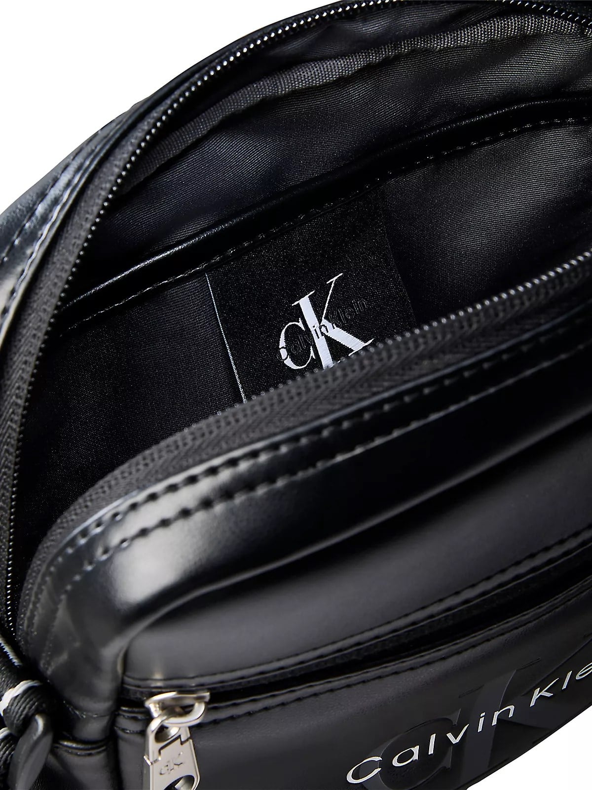 Calvin Klein Calvin Klein Erkek Düz Deri Küçük Cep Fermuar Kapama Ayarlanabilir Askı Siyah Omuz Çantası LV04D3445G-UB1