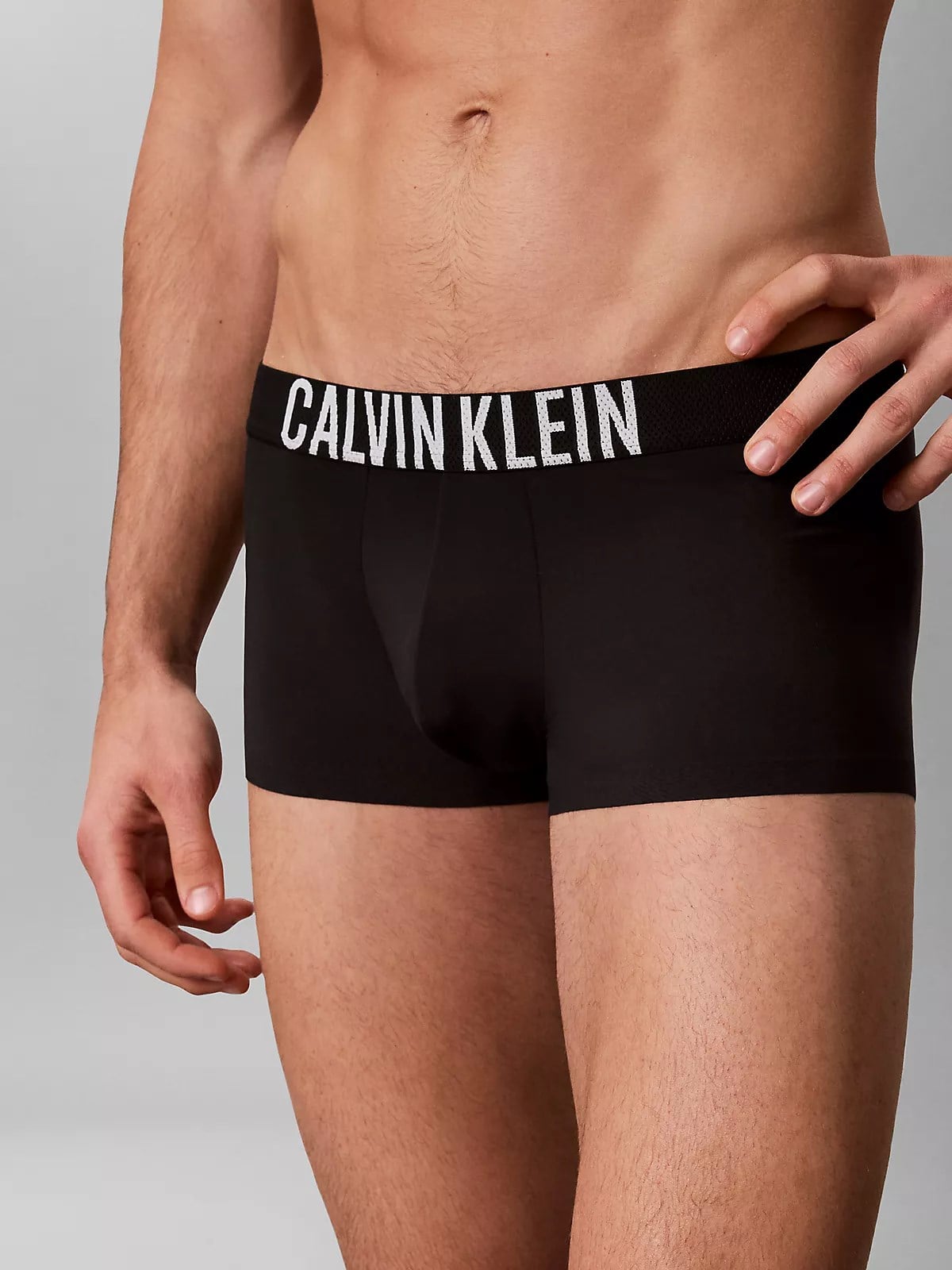 Calvin Klein Calvin Klein Erkek Elastik Bel Bantlı Esnek Dokuma Kumaşlı Siyah Boxer LV00NB4529-UB1
