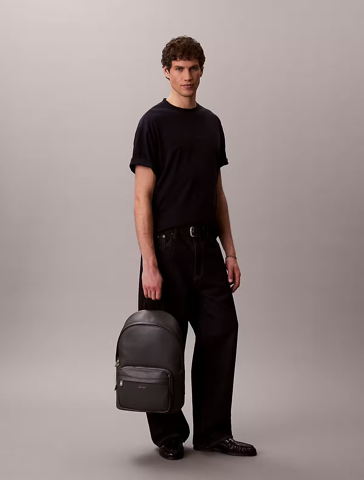 Calvin Klein Calvin Klein Erkek Fermuar Kapama Küçük Bölme CK Yazı Desen Deri Metal Logo Gri Sırt Çantası LV04D3155G-PCX
