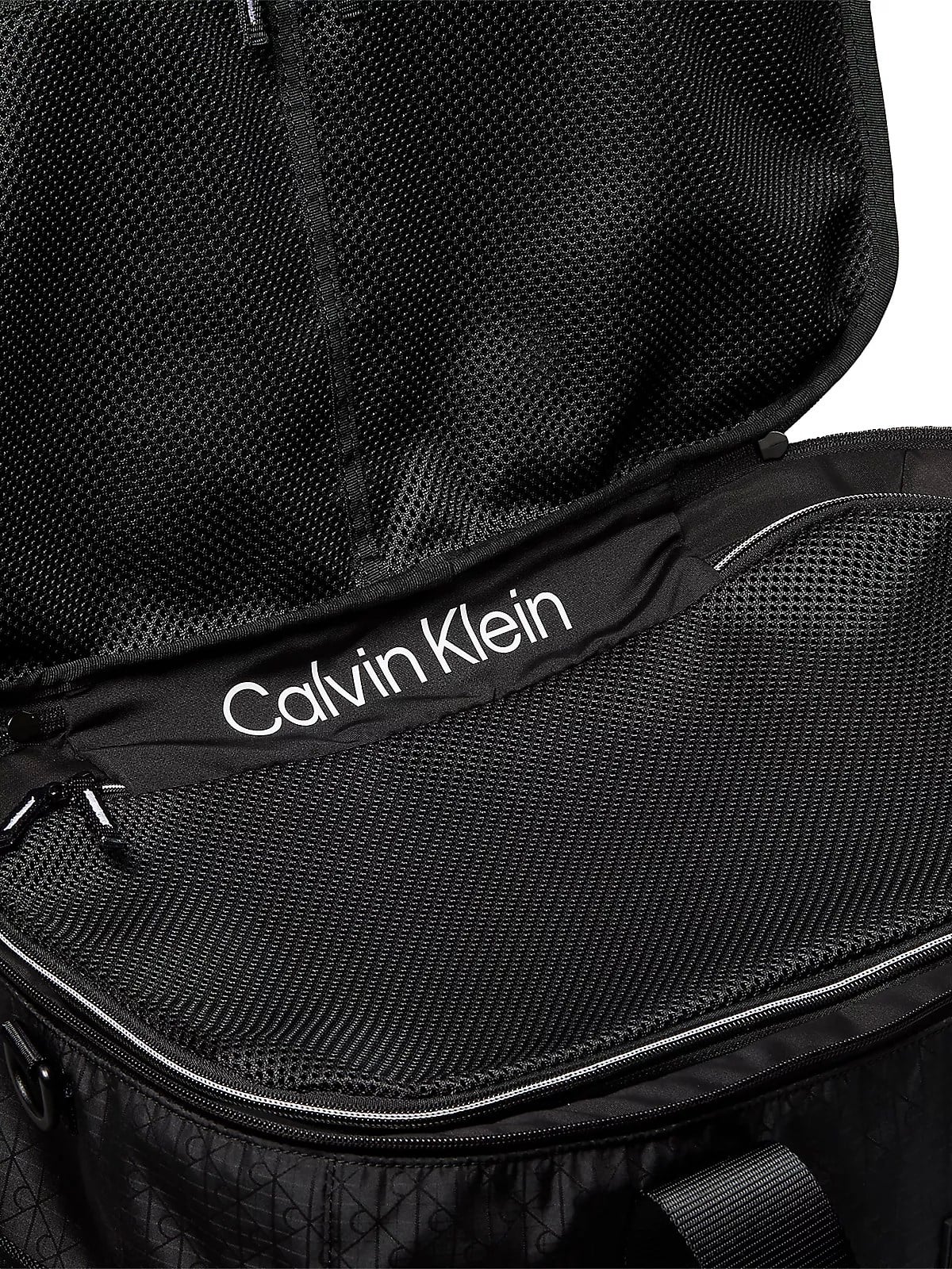 Calvin Klein Calvin Klein Erkek Logo Baskılı Fermuar Bölmeli Geniş İç Hacimli Siyah Seyahat Çantası LV04D3385G-UB1