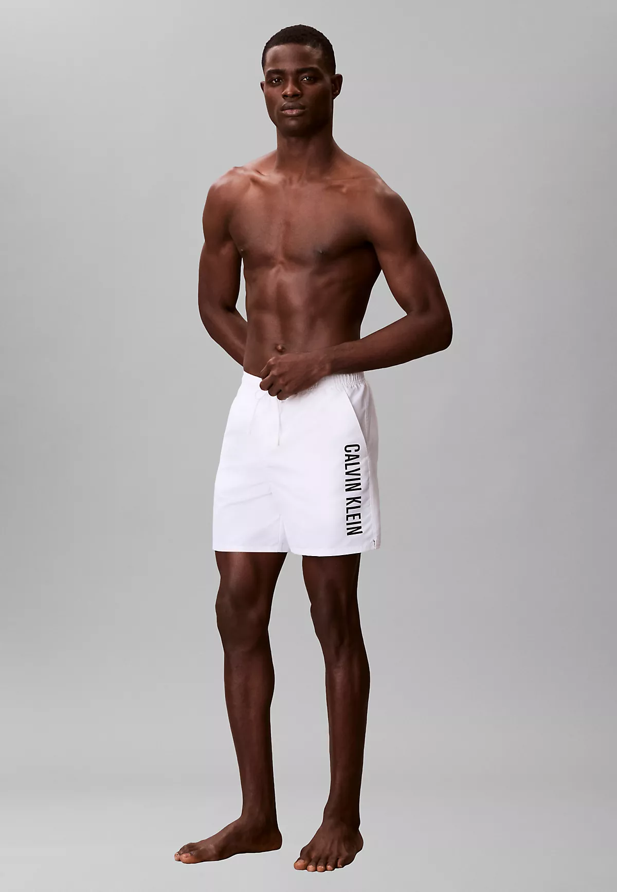 Calvin Klein Calvin Klein Erkek Logo Baskılı Hızlı Kuruyan Kumaş Beli Lastikli Beyaz Deniz Şortu LV00N61047-100