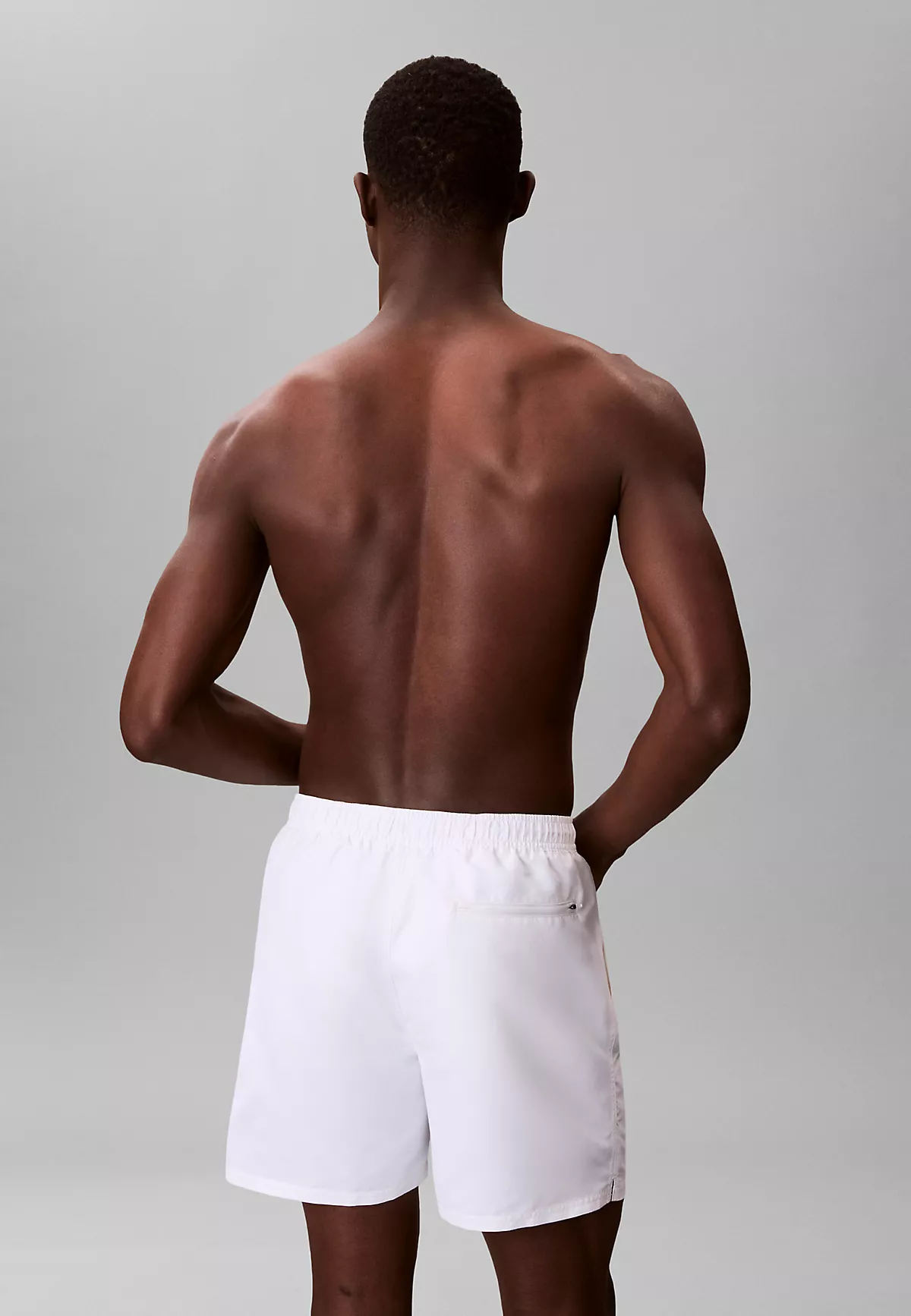 Calvin Klein Calvin Klein Erkek Logo Baskılı Hızlı Kuruyan Kumaş Beli Lastikli Beyaz Deniz Şortu LV00N61047-100