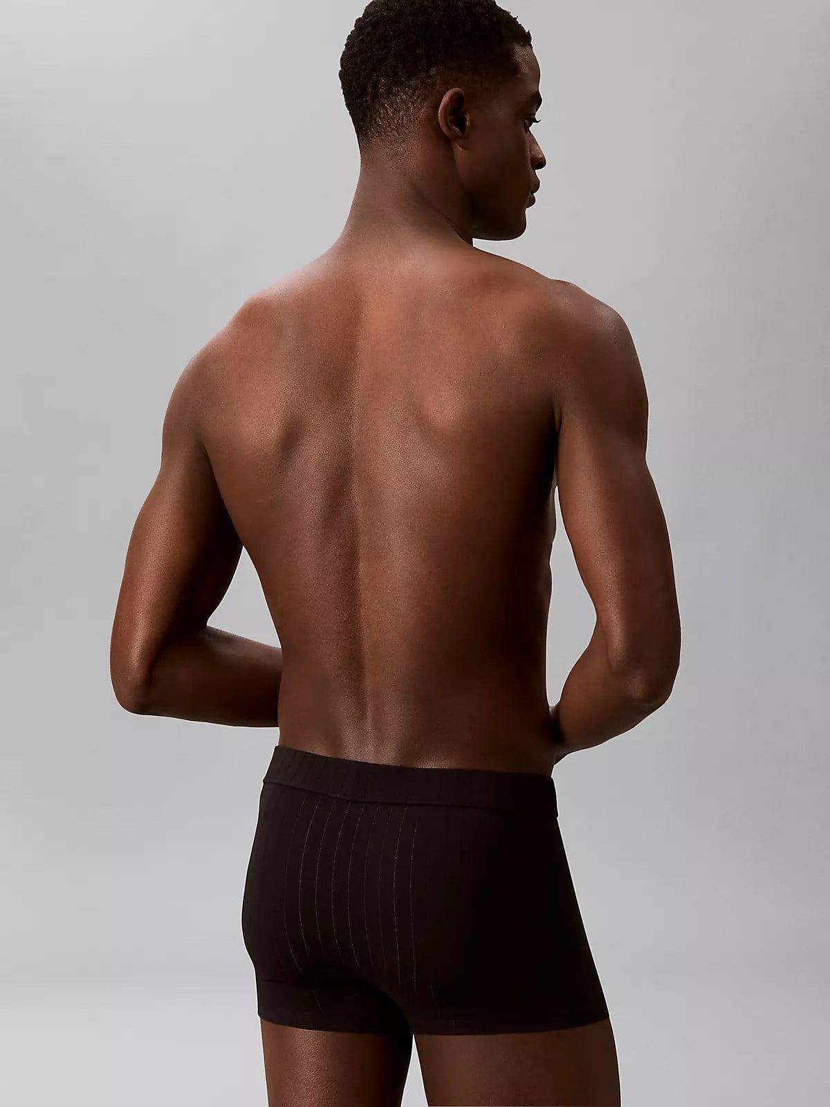 Calvin Klein Calvin Klein Erkek Logo Detaylı Elastik Bel Bantlı Pamuklu Siyah Boxer LV00NB4504-UB1