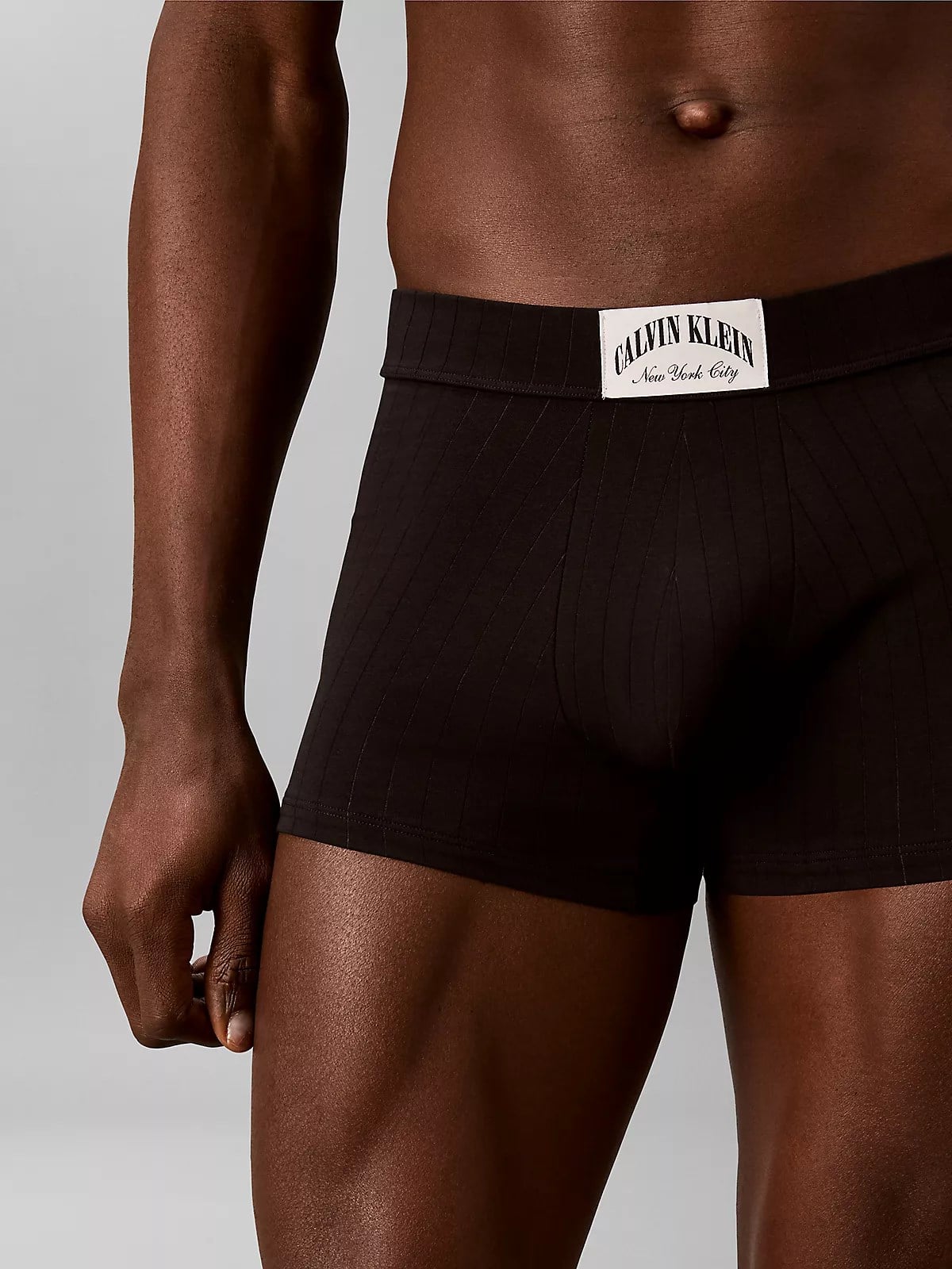 Calvin Klein Calvin Klein Erkek Logo Detaylı Elastik Bel Bantlı Pamuklu Siyah Boxer LV00NB4504-UB1