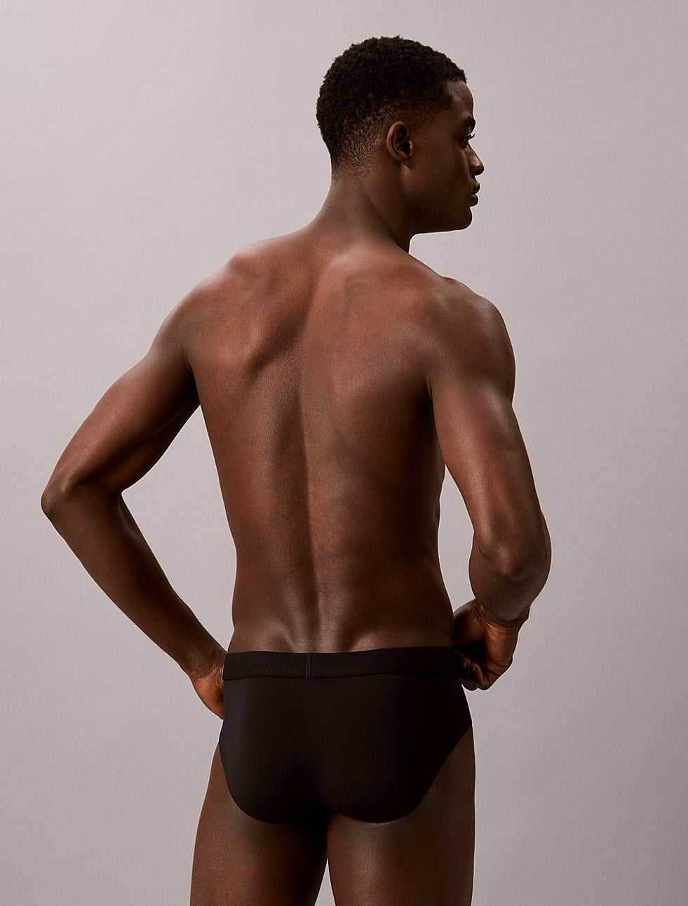 Calvin Klein Calvin Klein Erkek Logo İmzalı Elastik Bel Bantlı Esnek Kumaş Siyah Boxer LV00NB4528-UB1