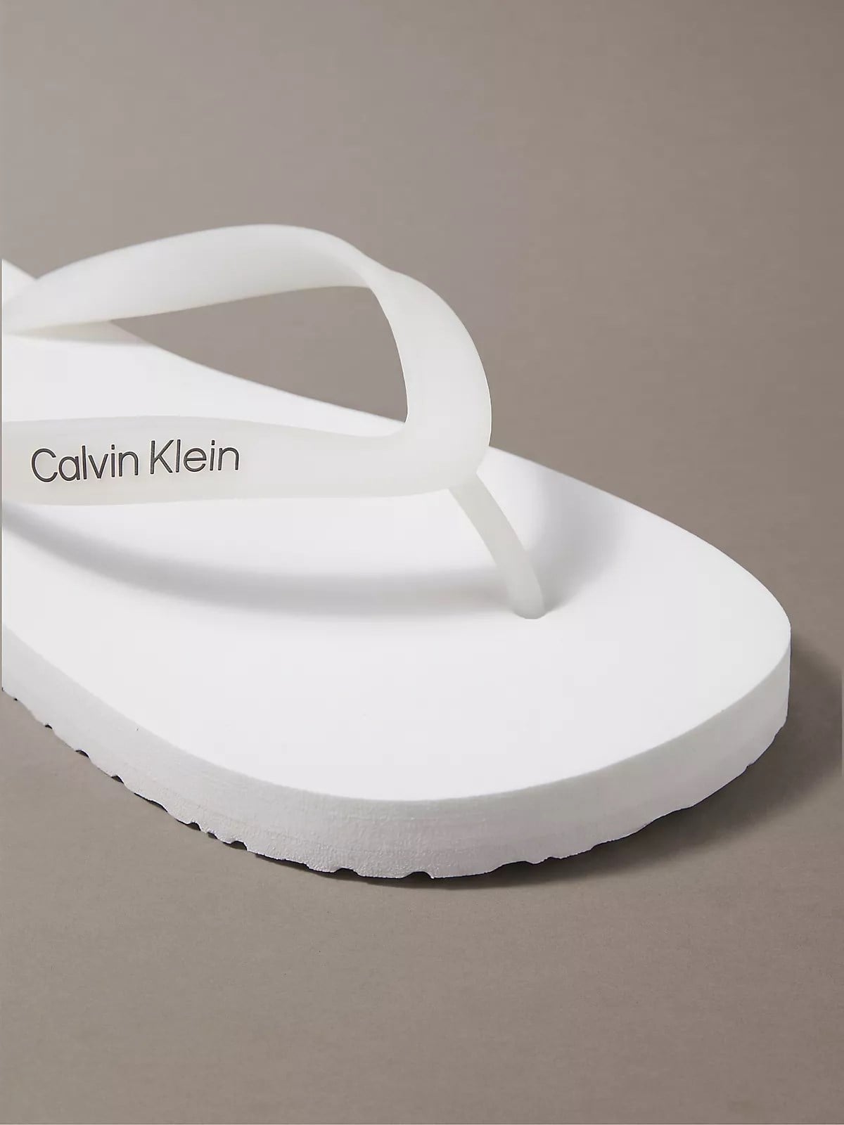 Calvin Klein Calvin Klein Erkek Logo İmzalı Rahat Düz Tabanlı Parmak Arası Beyaz Terlik HM0HM02105-YBR