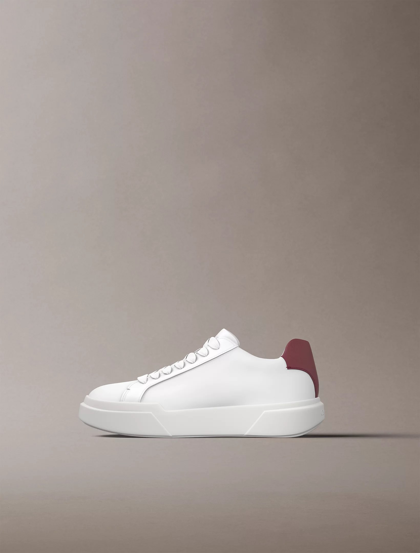 Calvin Klein Calvin Klein Erkek Logo Kabartmalı Düşük Bilekli %100 Deri Beyaz - Bordo Sneaker YM0YM01344-063