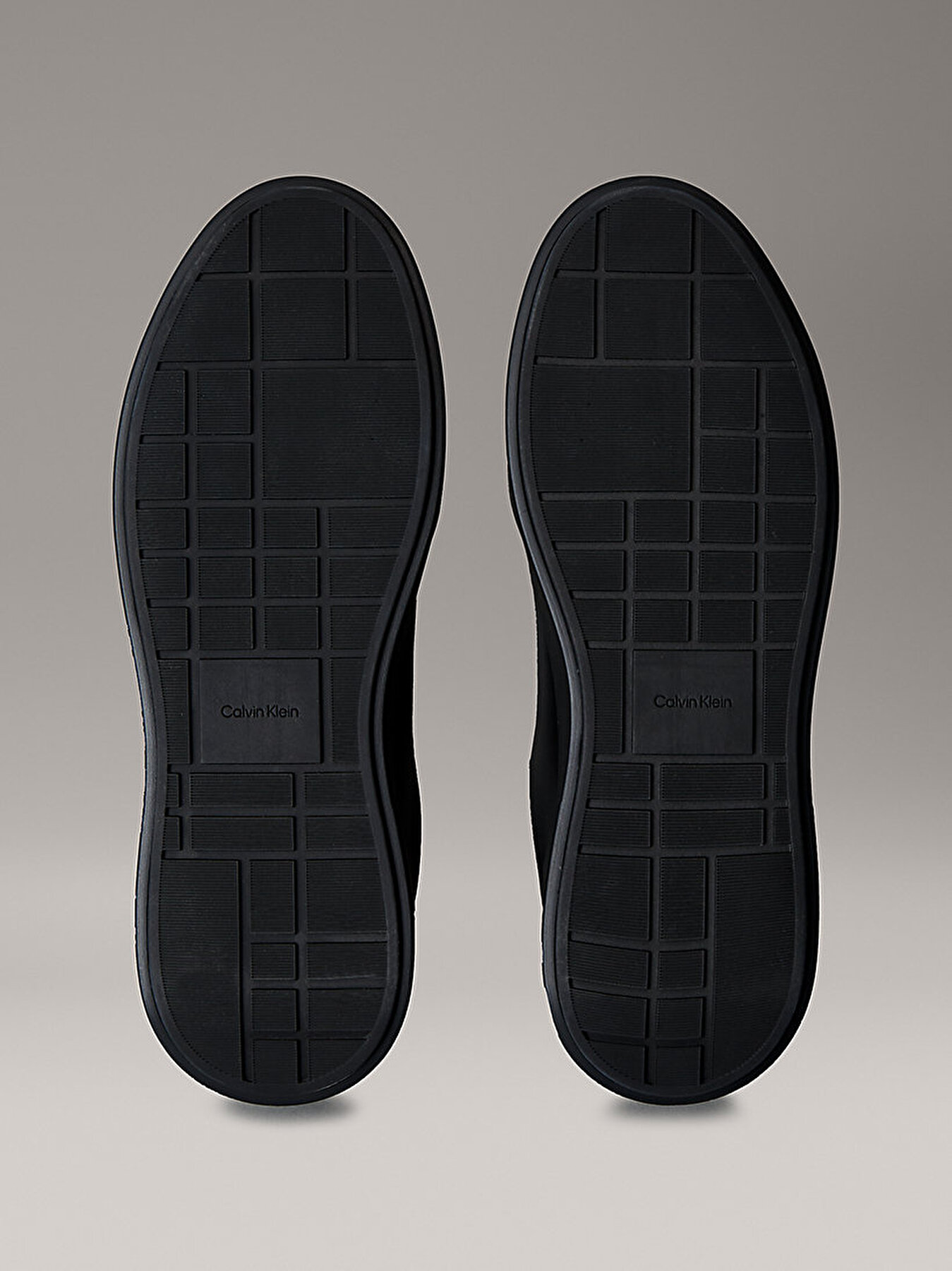 Calvin Klein Calvin Klein Erkek Logo Kabartmalı Düşük Bilekli %100 Deri Siyah Sneaker YM0YM01344-0GJ