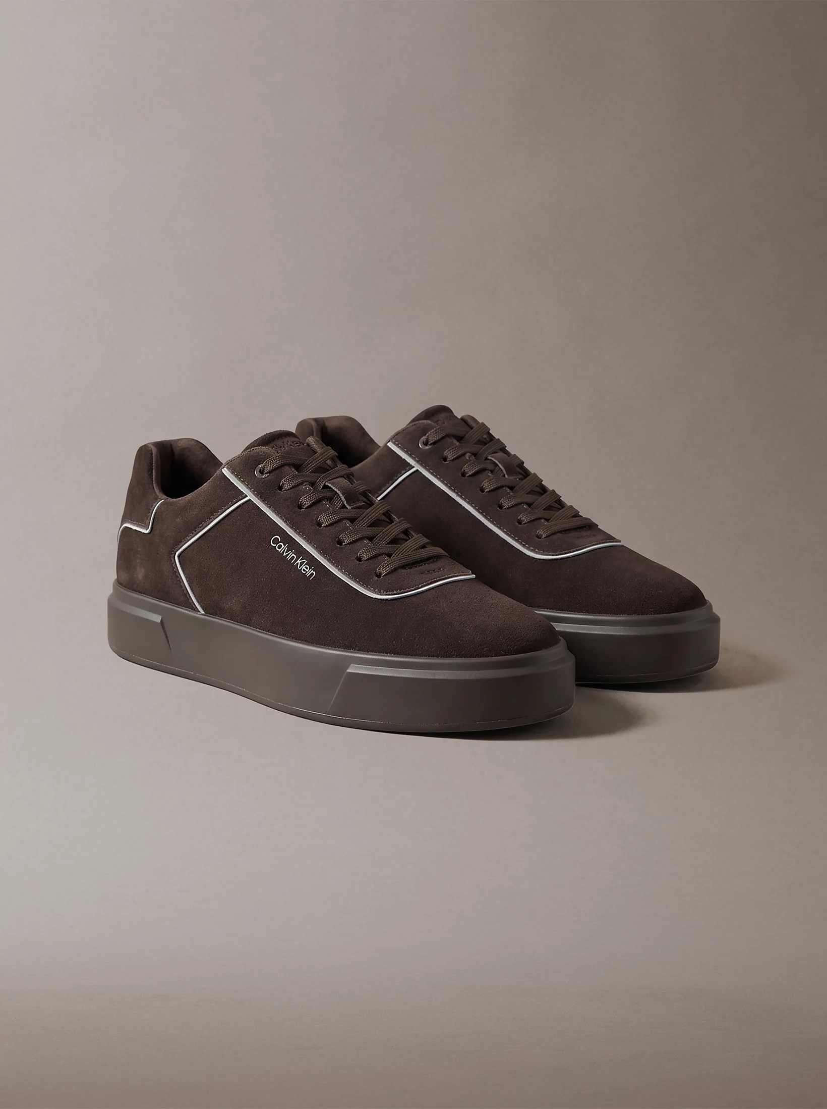 Calvin Klein Calvin Klein Erkek Monogram Logo Desenli Yuvarlak Burunlu Rahat Taban Koyu Kahve Sneaker HM0HM02203-BAM