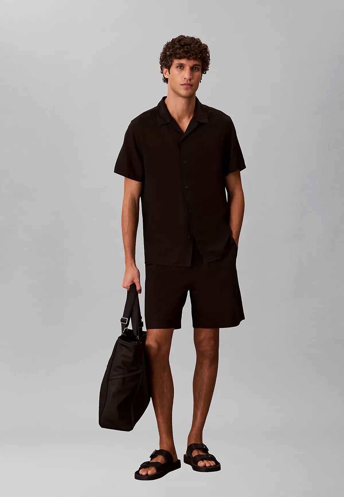 Calvin Klein Calvin Klein Erkek Normal Kesim CK Logo İşlemeli Kısa Kollu Keten Siyah Gömlek LV04LF137G-UB1