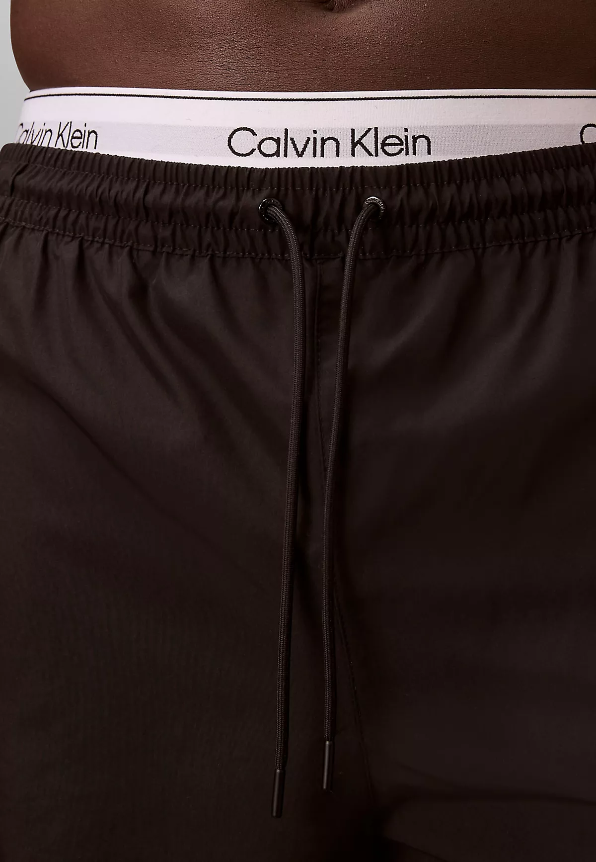 Calvin Klein Calvin Klein Erkek Normal Kesim Hızlı Kuruyan Kumaşlı Siyah Deniz Şortu LV00N61023-UB1