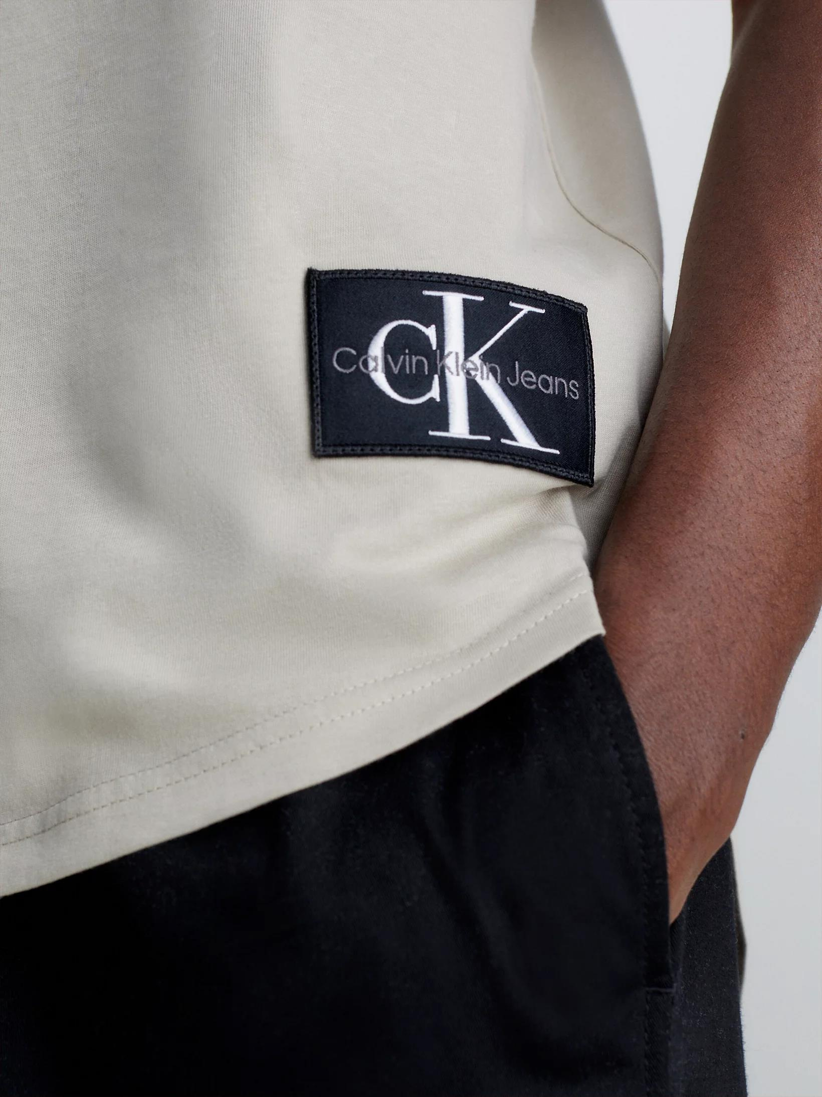Calvin Klein Calvin Kleın Erkek Pamuklu Kısa Kollu Yuvarlak Yaka Ekru T-Shirt J30J323482-PED