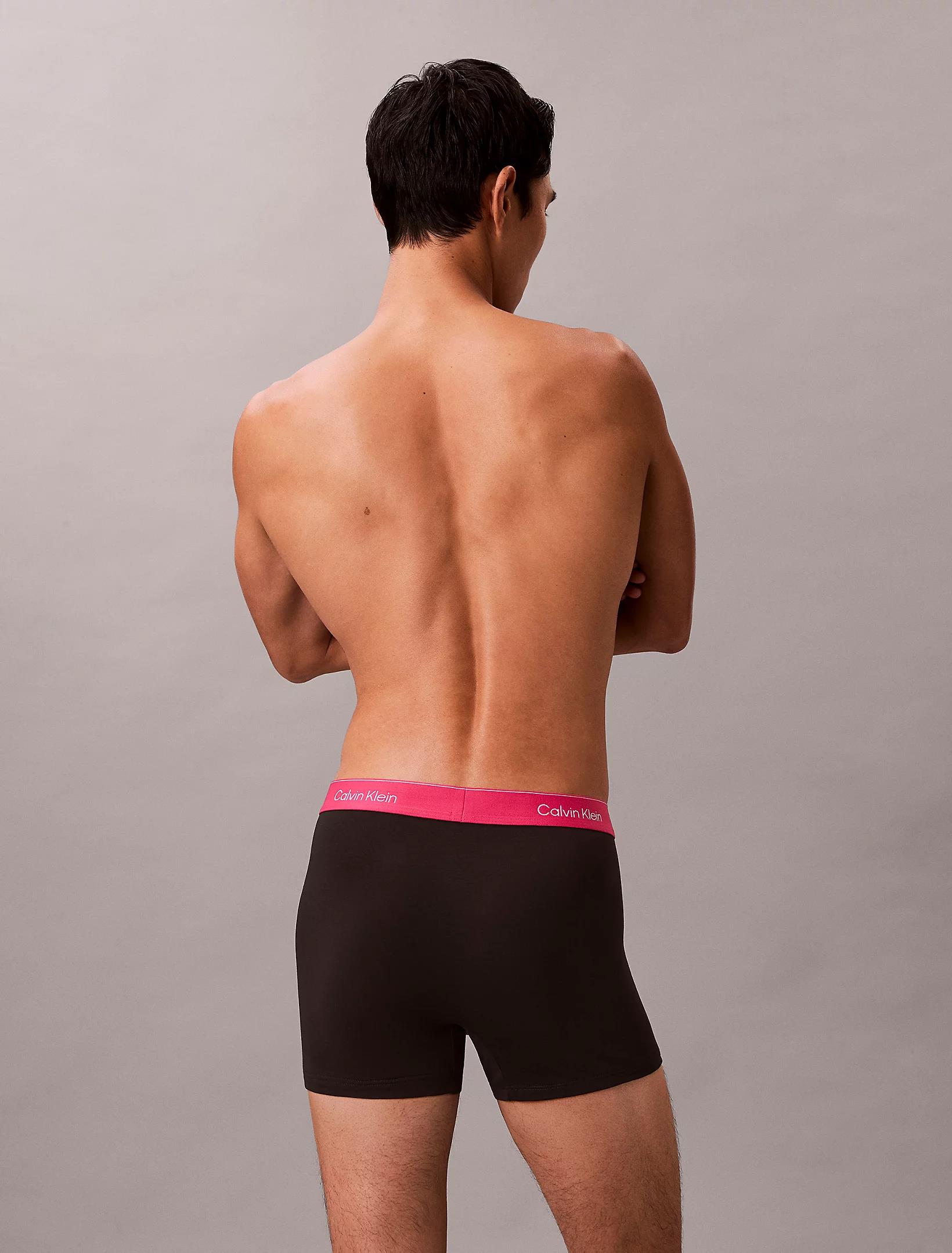 Calvin Klein Calvin Klein Erkek Pamuklu Normal Kalıp Logolu Elastik Bel Bantlı 3'lü Siyah Boxer LV00NB4286-3VO