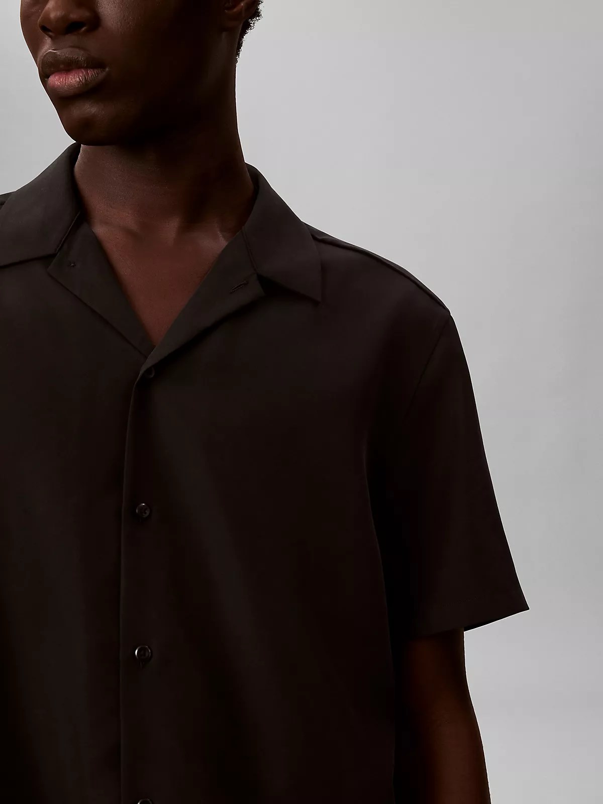 Calvin Klein Calvin Klein Erkek Rahat Kalıp Pamuklu Kısa Kollu Siyah Gömlek LV04LF114G-UB1