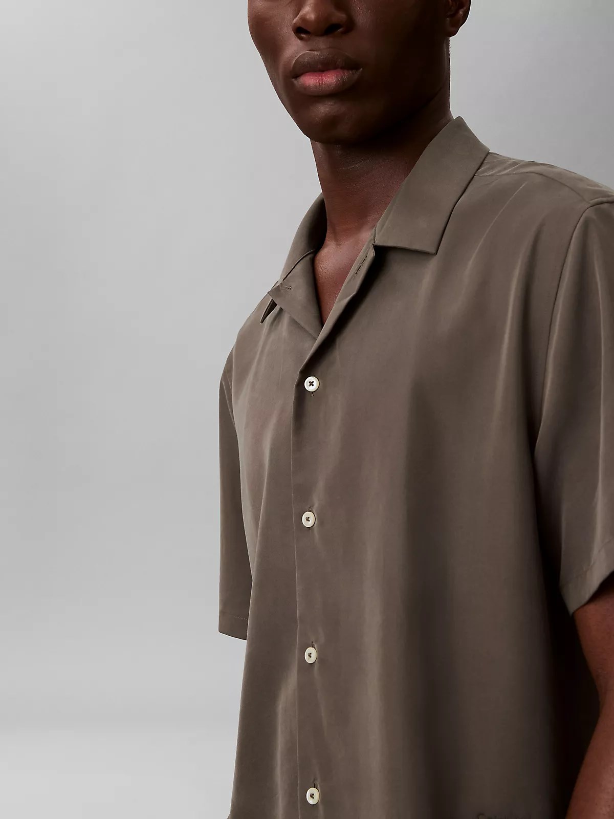 Calvin Klein Calvin Klein Erkek Rahat Kalıp Pamuklu Kısa Kollu Kahverengi Gömlek LV04LF114G-9O9