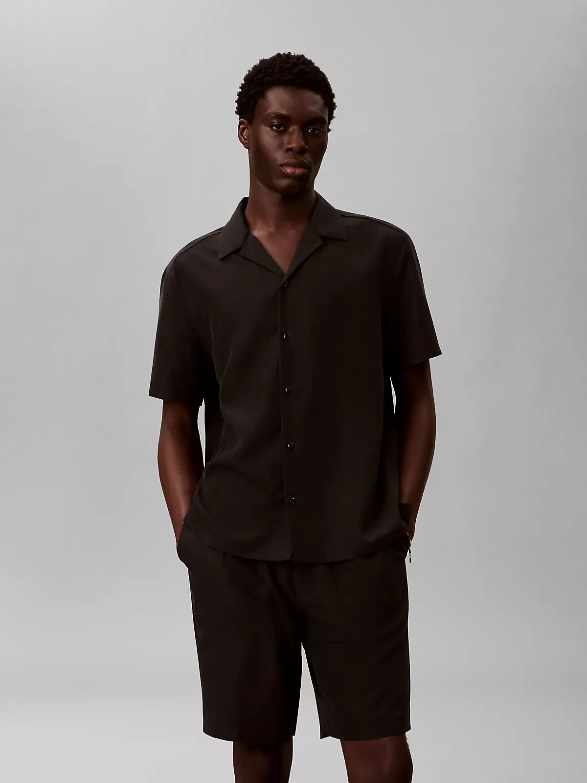Calvin Klein Calvin Klein Erkek Rahat Kalıp Pamuklu Kısa Kollu Siyah Gömlek LV04LF114G-UB1