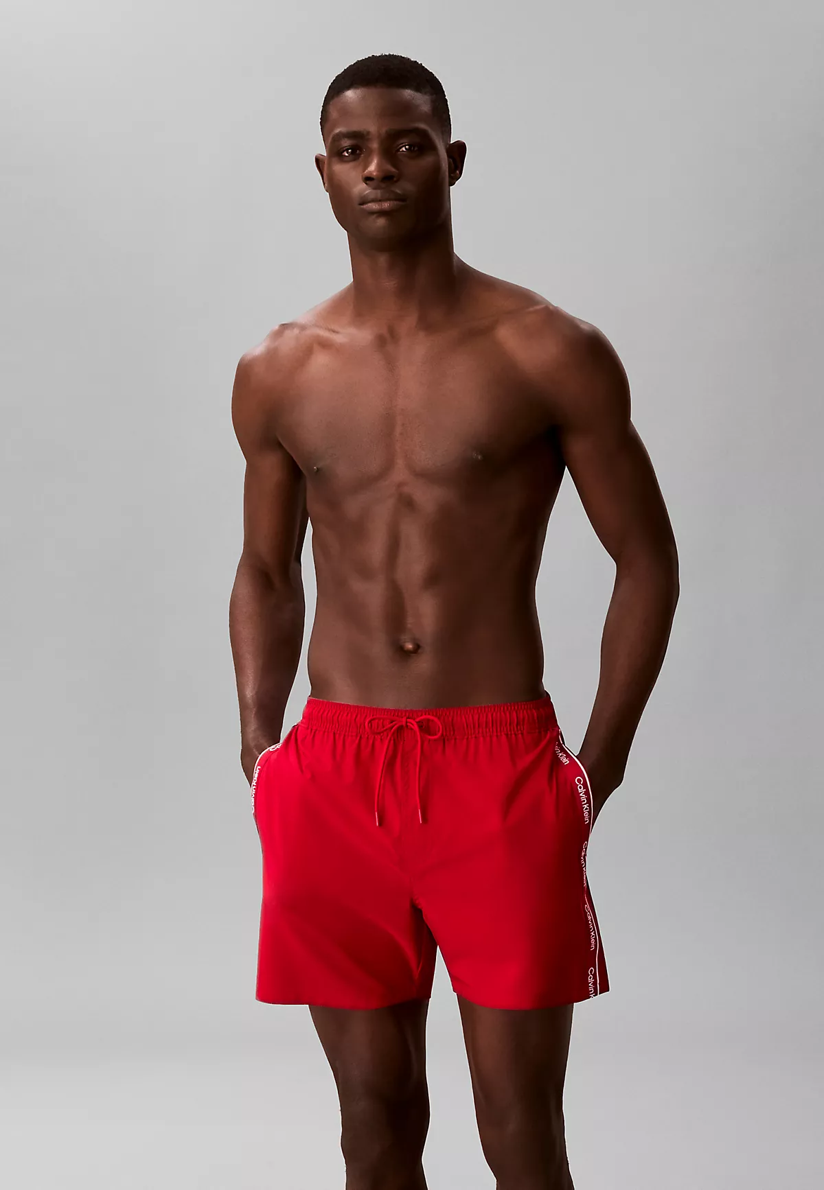 Calvin Klein Calvin Klein Erkek Regular Fit Yanları Logo Şeritli Kırmızı Deniz Şortu LV00N61002-XU9