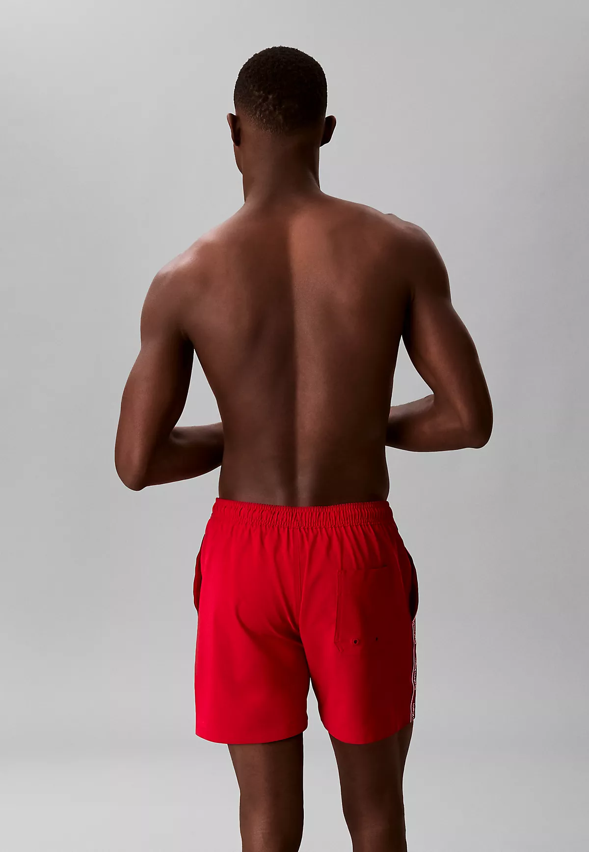Calvin Klein Calvin Klein Erkek Regular Fit Yanları Logo Şeritli Kırmızı Deniz Şortu LV00N61002-XU9