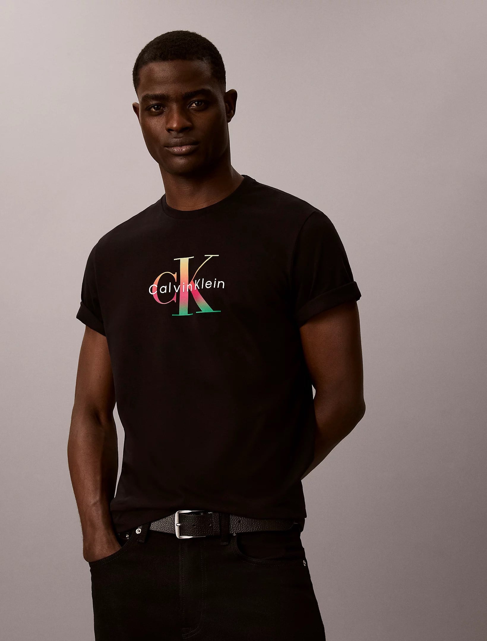 Calvin Klein Calvin Klein Erkek Slim Fit Bisiklet Yaka Pamuklu Kısa Kollu Siyah T-Shirt LV04RG835G-UB1