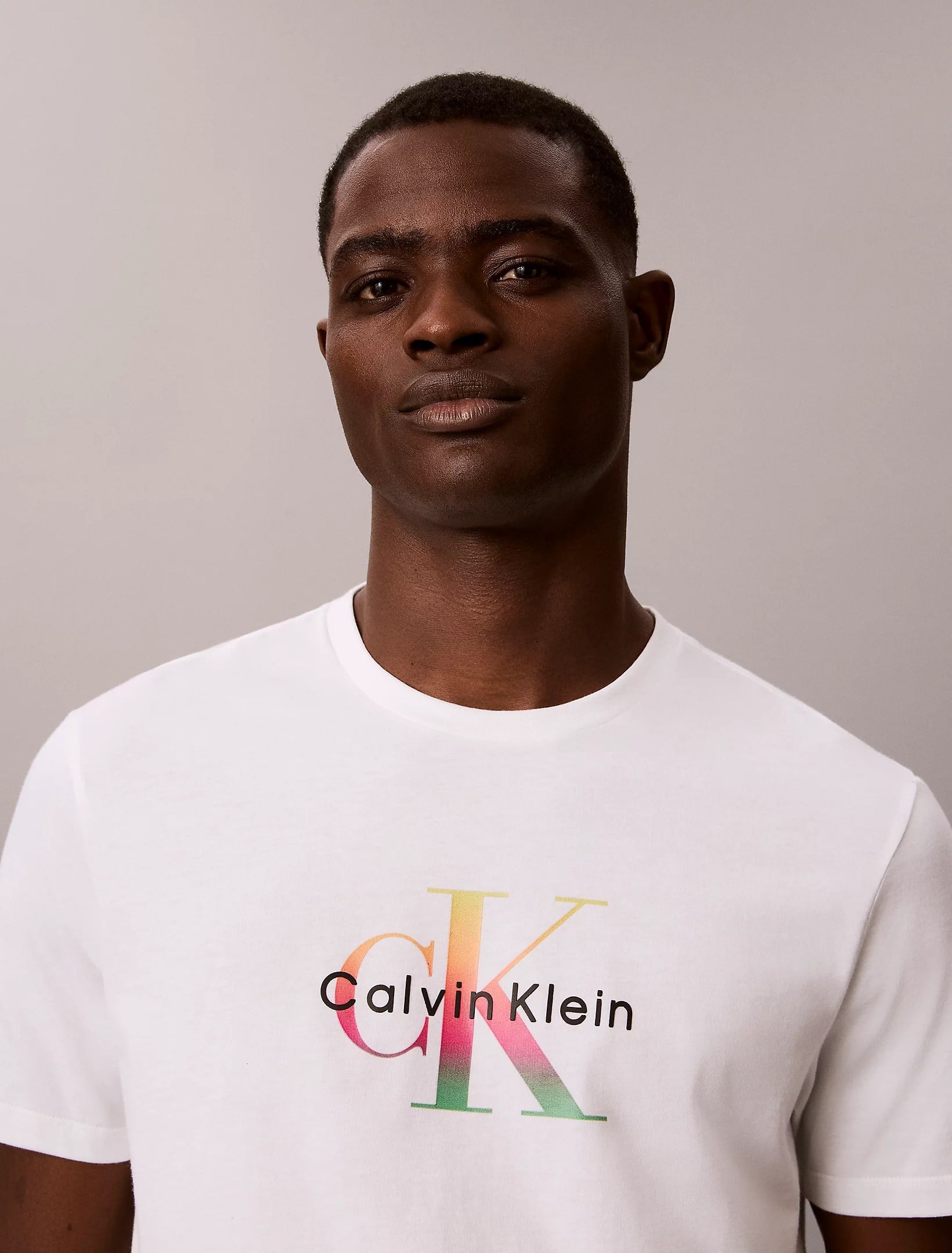 Calvin Klein Calvin Klein Erkek Slim Fit Bisiklet Yaka Pamuklu Kısa Kollu Beyaz T-Shirt LV04RG835G-YAA