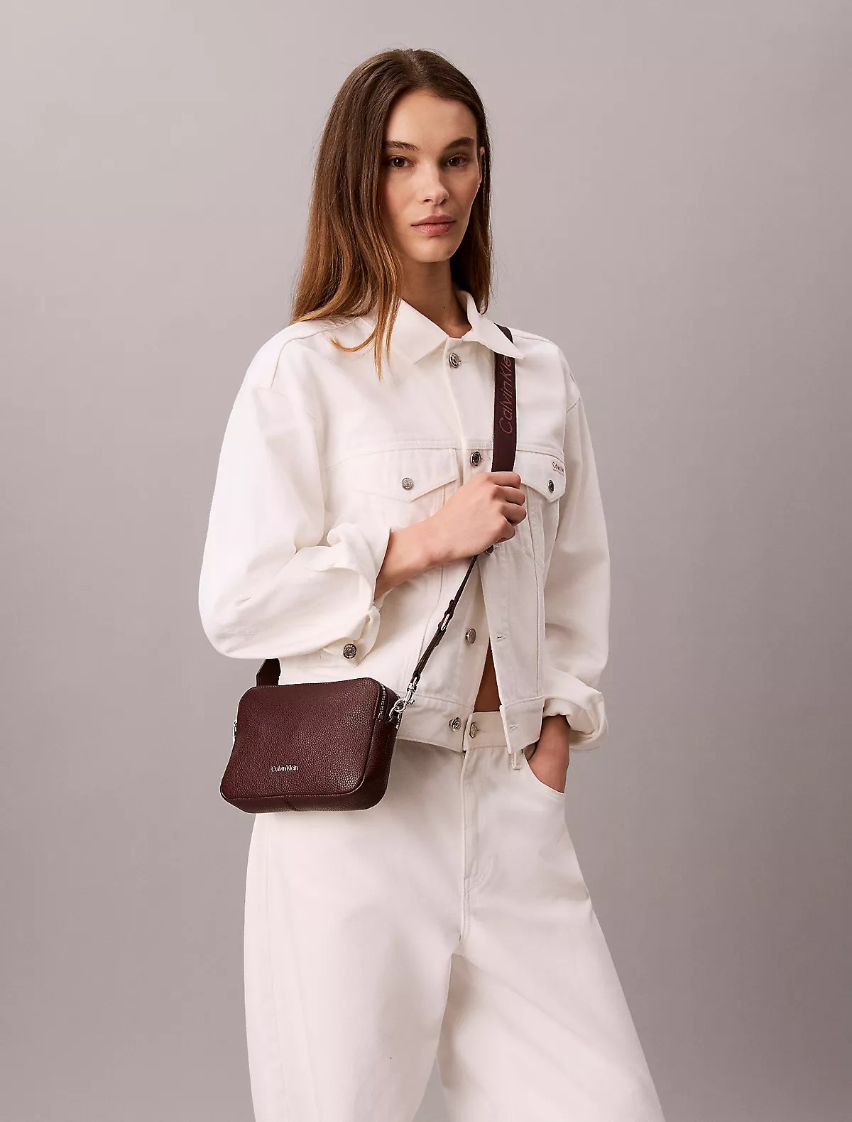 Calvin Klein Calvin Klein Kadın Askı Ayarlanabilir Calvin Klein Yazılı Fermuar Kapama Deri Bordo Çanta LV04F3656G-BAP