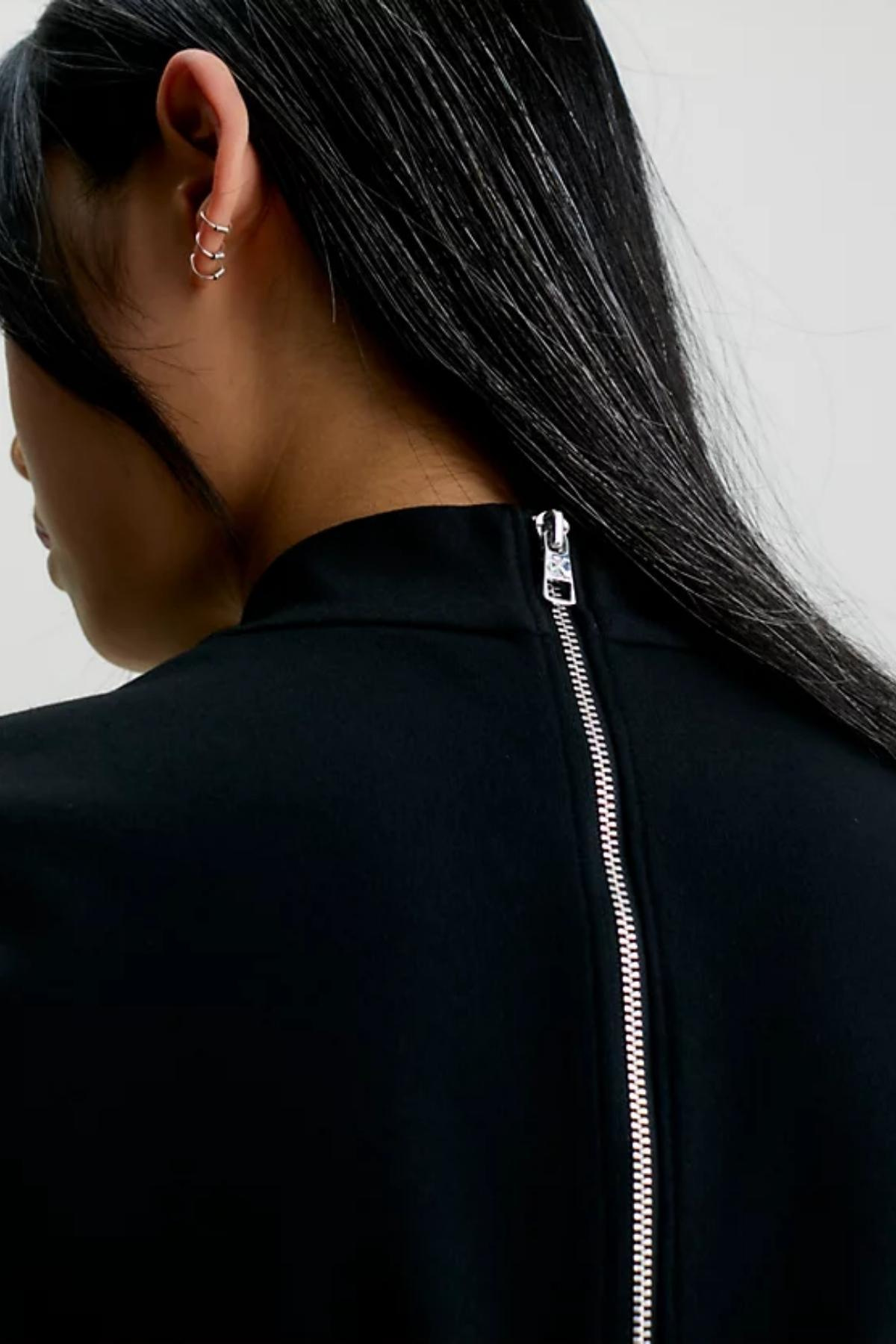 Calvin Klein Calvin Kleın Kadın Balıkçı Yaka Arka Fermuarlı Kaplamalı Mini Siyah Elbise J20J221983-BEH