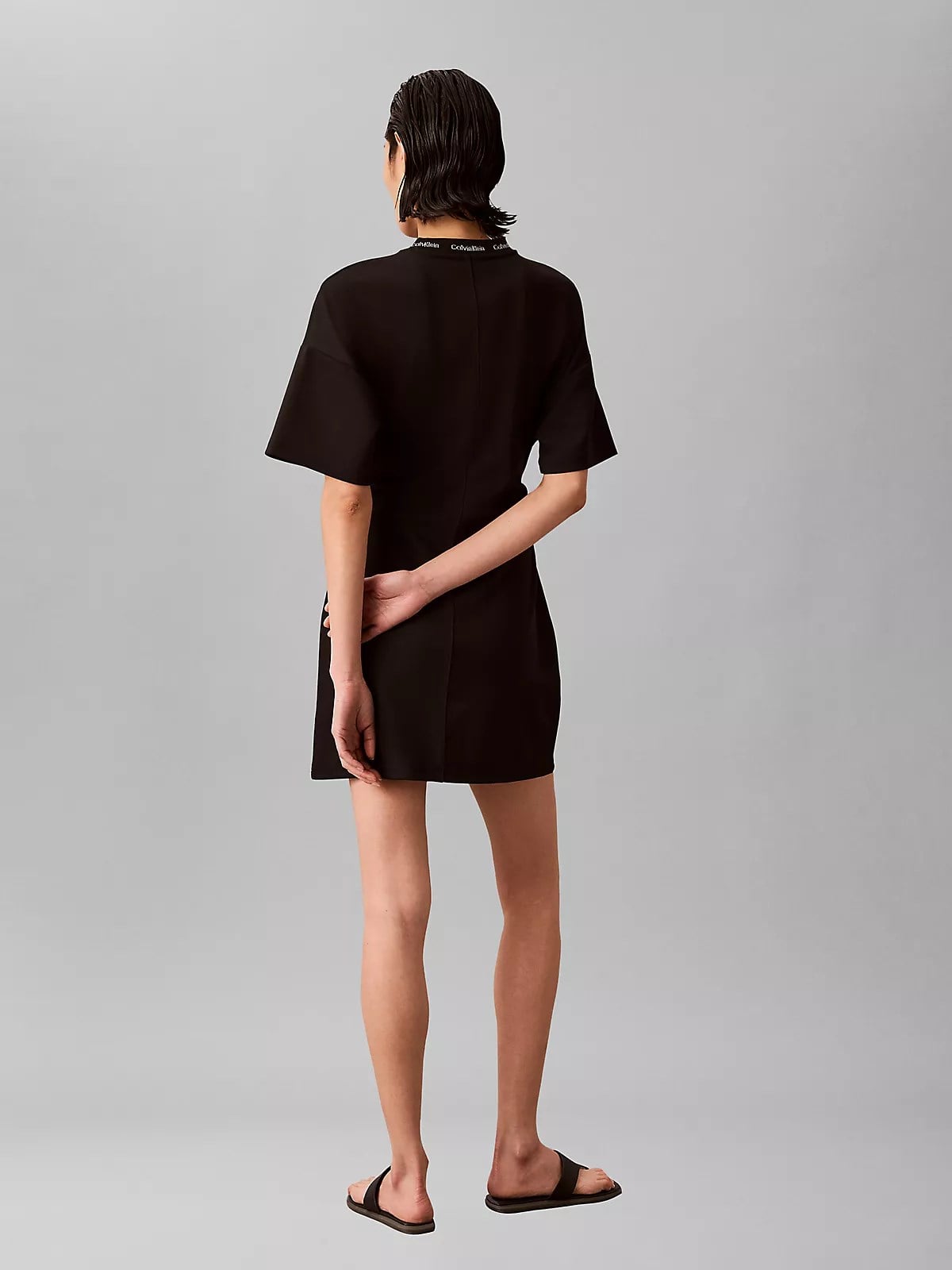 Calvin Klein Calvin Klein Kadın Bisiklet Yaka Calvin Klein Logo Detay Kısa Kol Diz Üstü Siyah Elbise LV047G251G-UB1