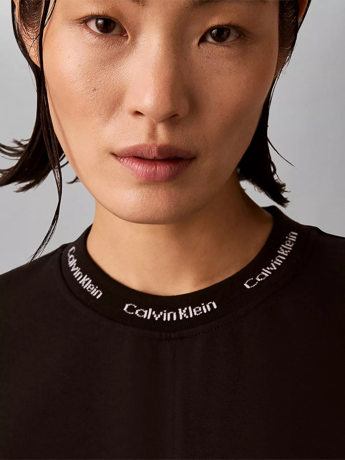 Calvin Klein Calvin Klein Kadın Bisiklet Yaka Calvin Klein Logo Detay Kısa Kol Diz Üstü Siyah Elbise LV047G251G-UB1