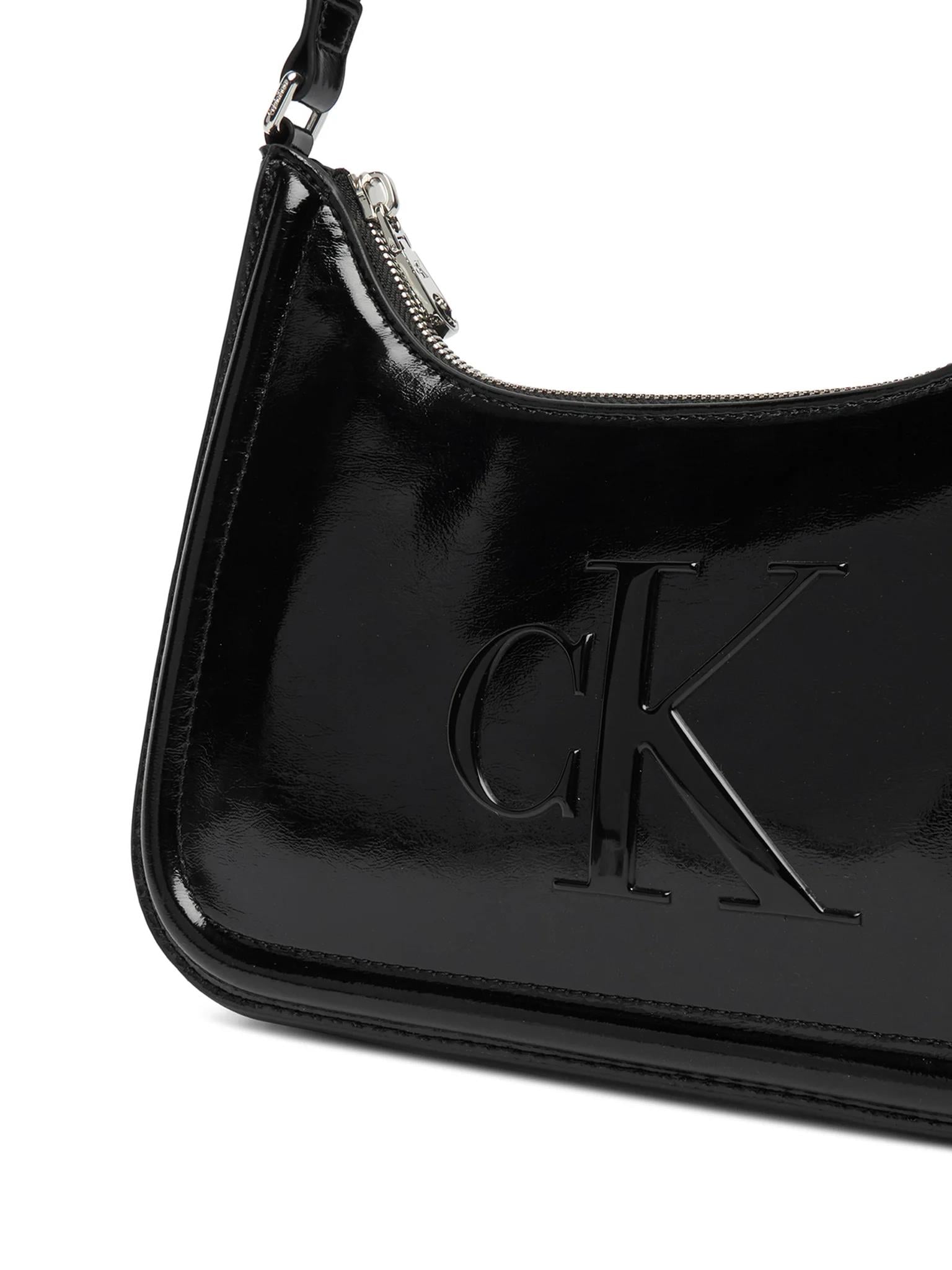 Calvin Klein Calvin Klein Kadın Büyük CK Logolu Kısa Askılı Parlak Deri Siyah Omuz Çantası LV04F3332G-UB1