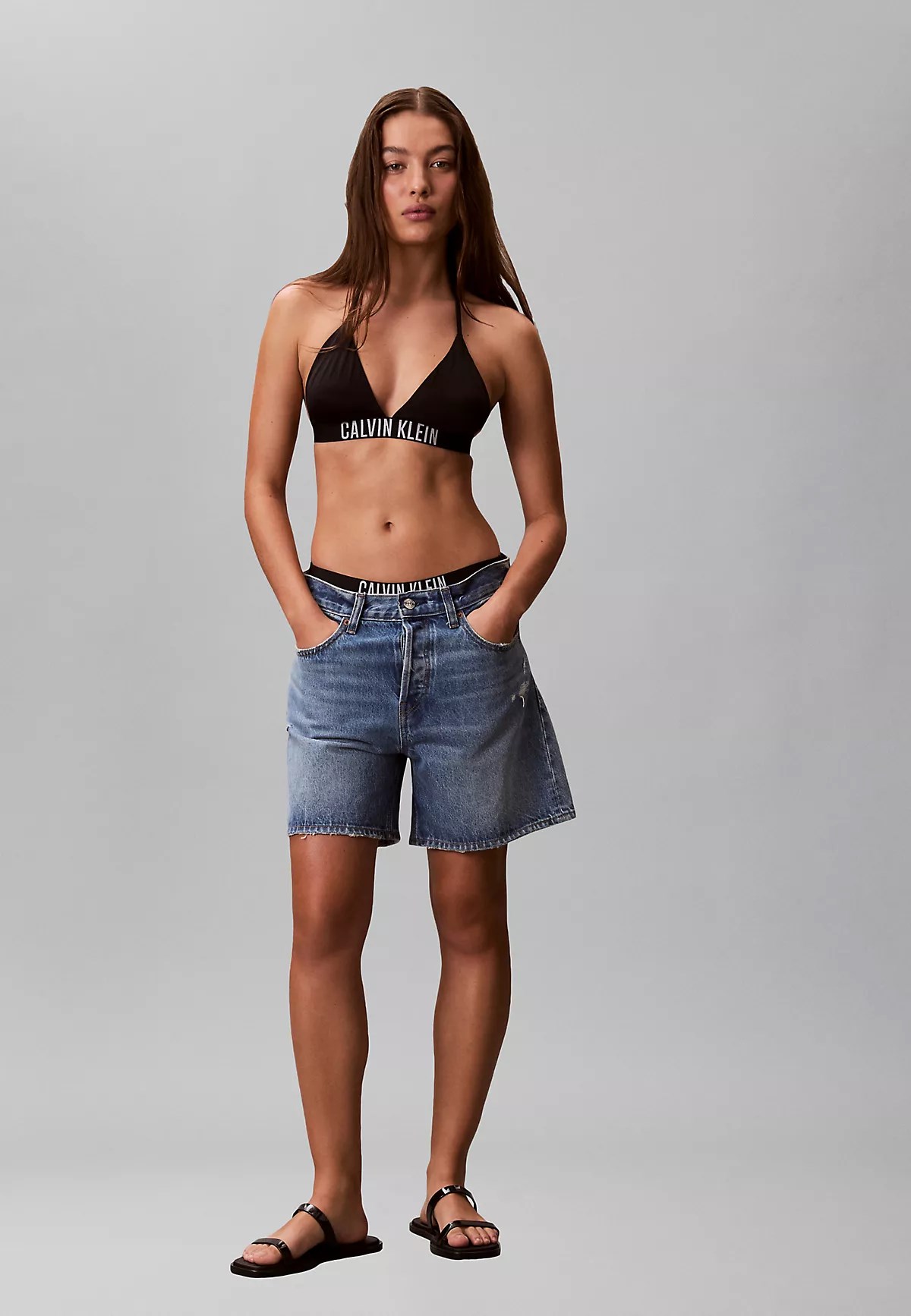 Calvin Klein Calvin Klein Kadın CK Logo Etiketli Üçgen Siyah Bikini Üstü LV00Q61222-UB1