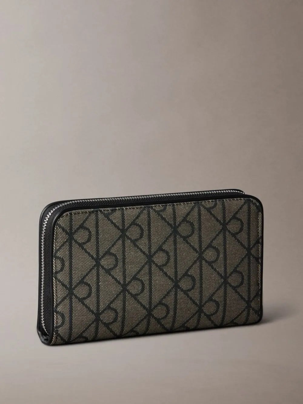 Calvin Klein Calvin Klein Kadın CK Monogram Logolu Fermuarlı Haki Cüzdan LV04F1163G-7UL