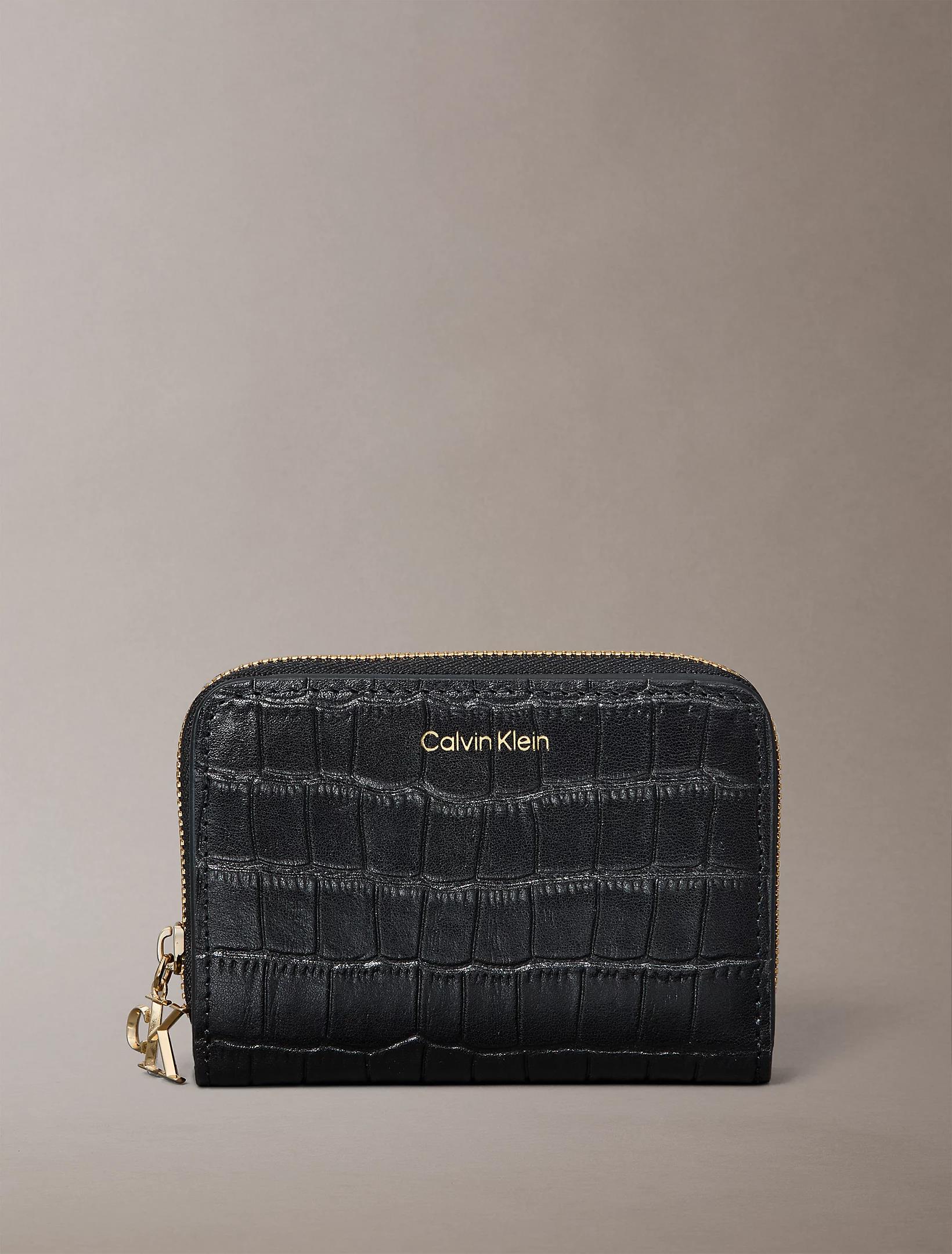 Calvin Klein Calvin Klein Kadın CK Yazı Detay Deri Fermuar Kapama Kart Ve Nakit Bölmeli Siyah Cüzdan LV04F1095G-UB1