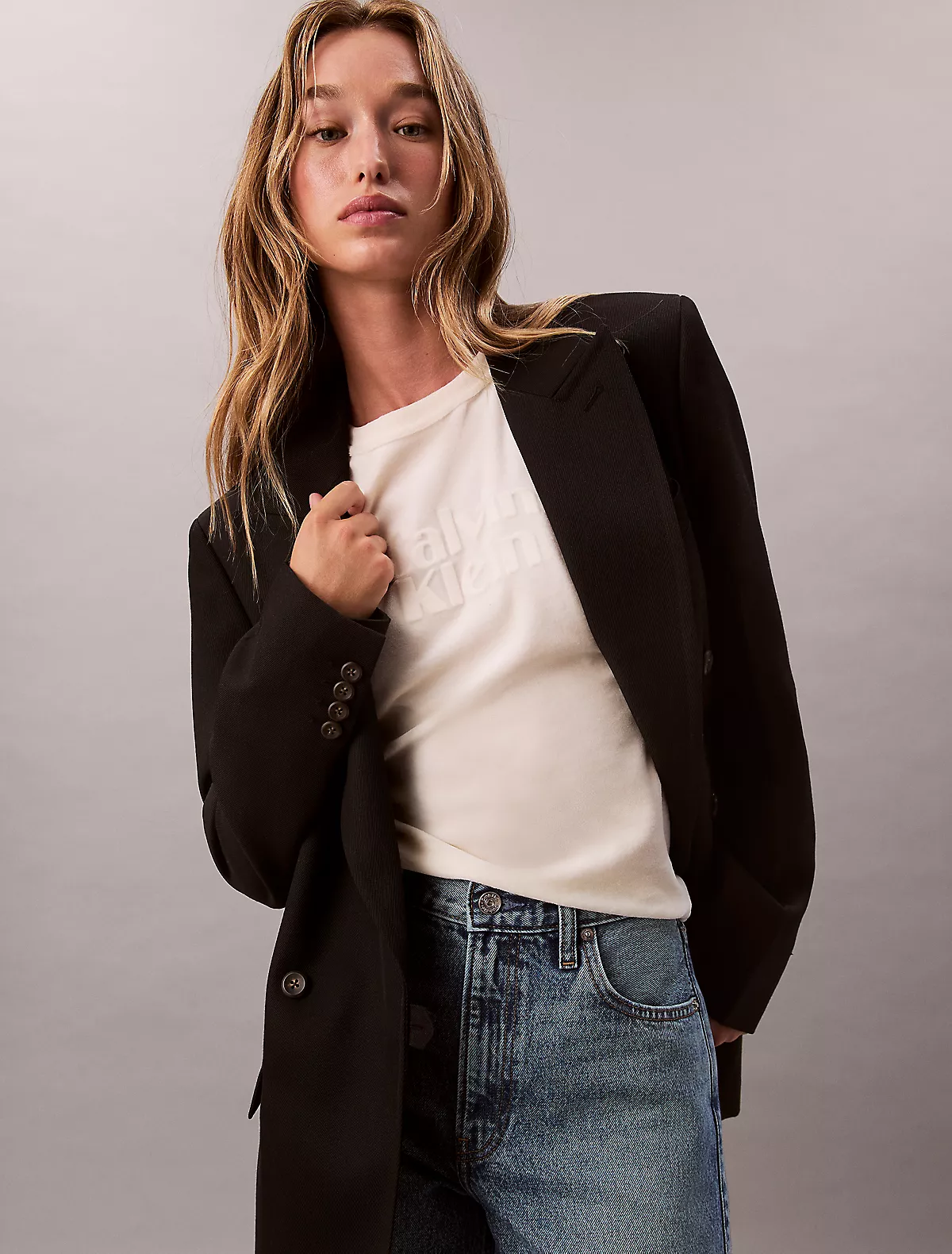 Calvin Klein Calvin Klein Kadın Dar Kalıp Logo Detaylı Pamuklu Kısa Kollu Beyaz T-Shirt LV047E222G-YAC