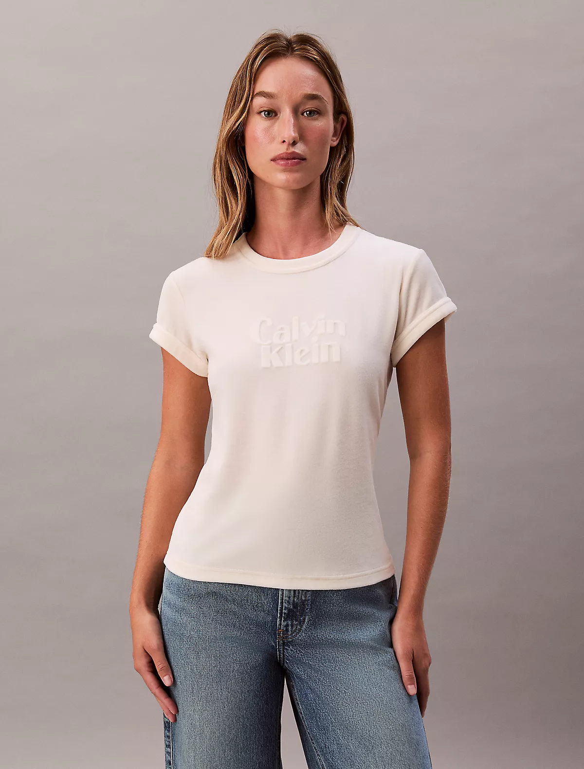 Calvin Klein Calvin Klein Kadın Dar Kalıp Logo Detaylı Pamuklu Kısa Kollu Beyaz T-Shirt LV047E222G-YAC
