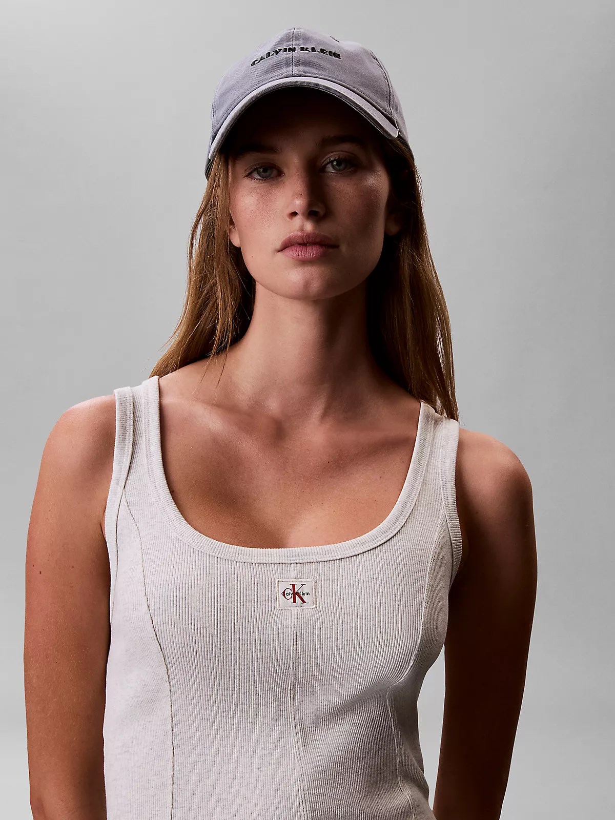 Calvin Klein Calvin Klein Kadın Dar Kalıp Yuvarlak Yakalı CK Logo Etiketli Askılı Mini Gri Elbise LV047G215G-P74