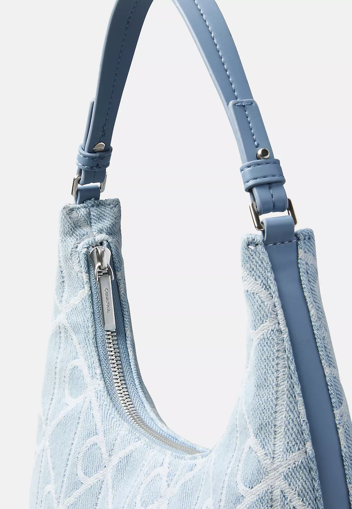 Calvin Klein Calvin Klein Kadın Denim Kumaş Kısa Kulp Ck Desen Mavi1 Omuz Çantası LV04F3431G-YBZ