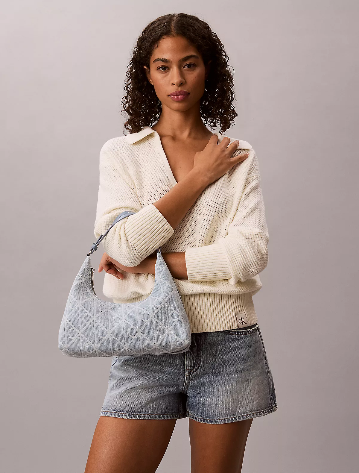 Calvin Klein Calvin Klein Kadın Denim Kumaş Kısa Kulp Ck Desen Mavi1 Omuz Çantası LV04F3431G-YBZ