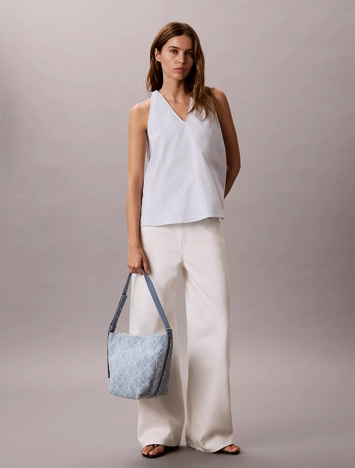 Calvin Klein Calvin Klein Kadın Denim Kumaş Kısa Kulp Ck Desen Mavi Omuz Çantası LV04F3432G-YBZ