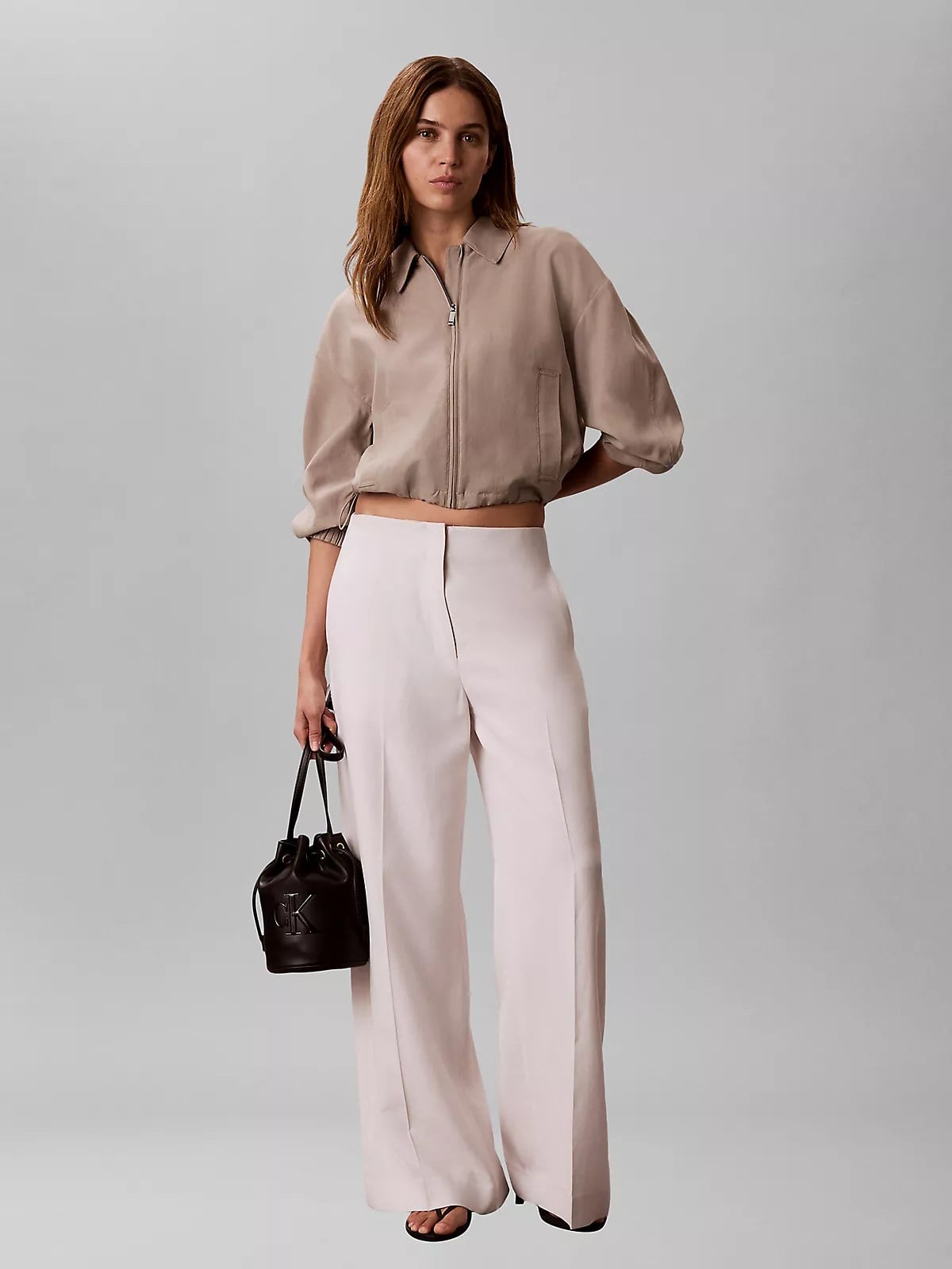Calvin Klein Calvin Klein Kadın Deri Büzgülü Kapama Ön Kısımda Calvin Klein Parlak İmzalı Monogram Siyah Omuz Çantası LV04F3640G-UB1