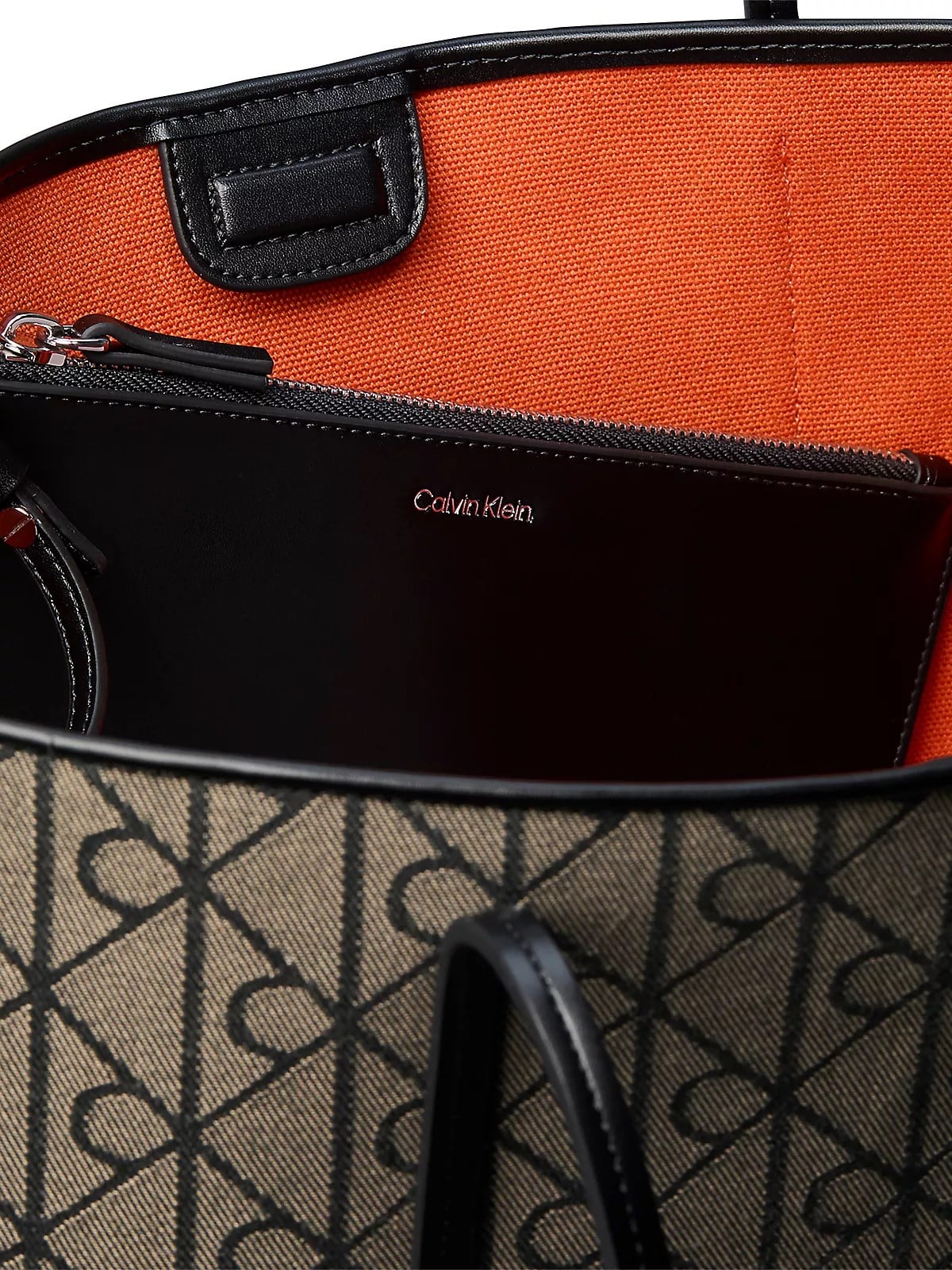 Calvin Klein Calvin Klein Kadın Deri Geniş CK Logo Desen Multi Omuz Çantası LV04F3750G-7UL