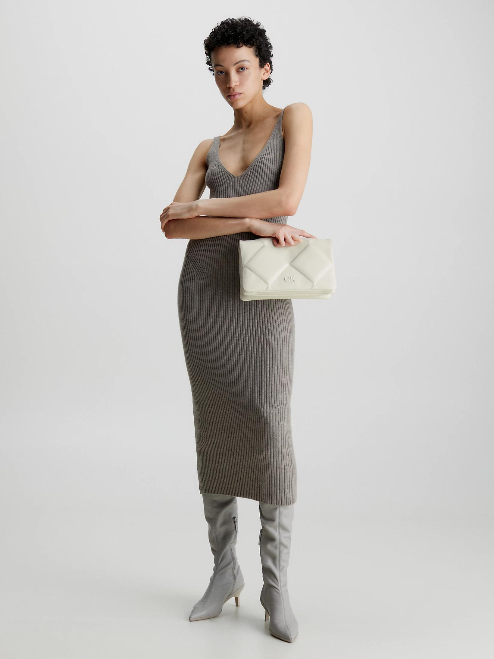 Calvin Klein Calvin Kleın Kadın Deri Marka Logolu Askılıklı Fermuarlı Beyaz Omuz Çantası K60K611021-PC4