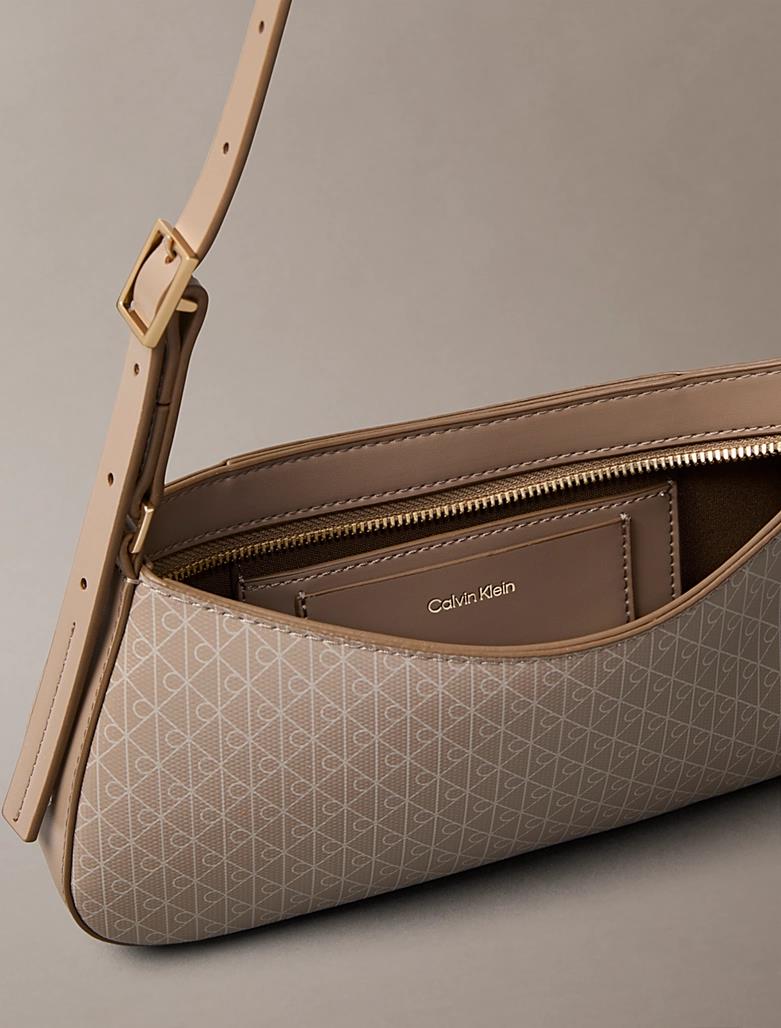 Calvin Klein Calvin Klein Kadın Deri Tek Fermuar Kapamalı Askı Marka Yazı Desenli Bej Omuz Çantası LV04F3324G-3I6